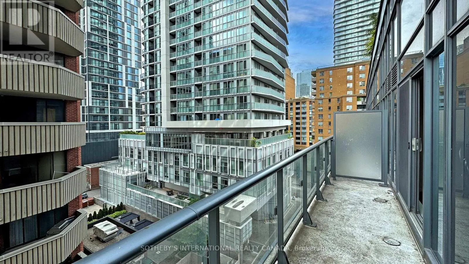 705 - 159 DUNDAS STREET E