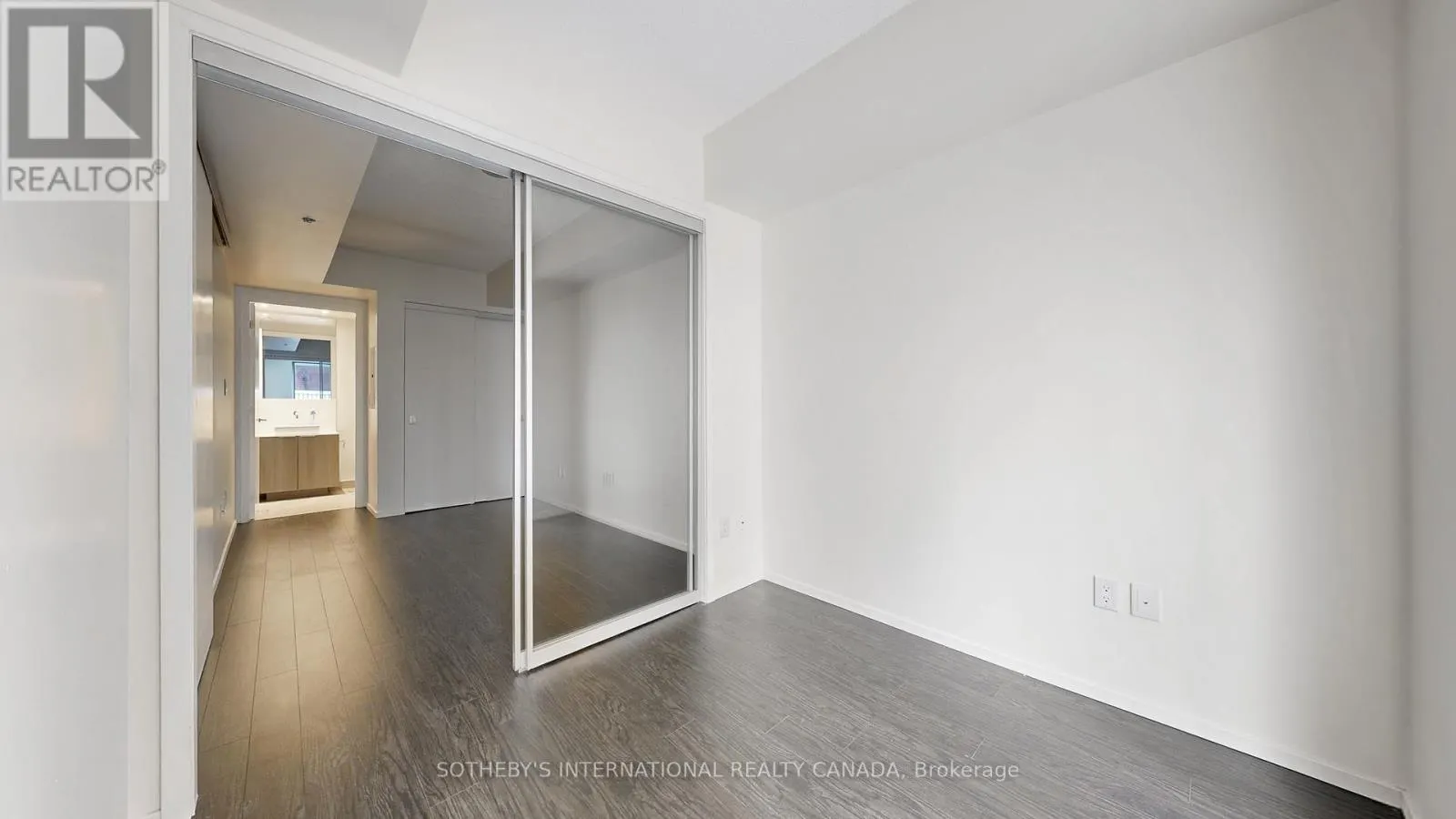 705 - 159 DUNDAS STREET E