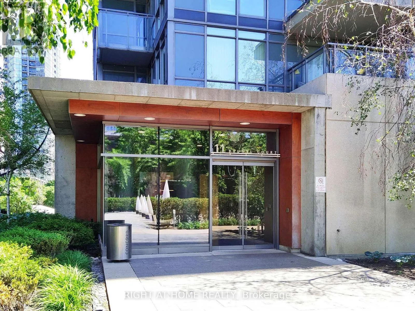 1706 - 11 BRUNEL COURT