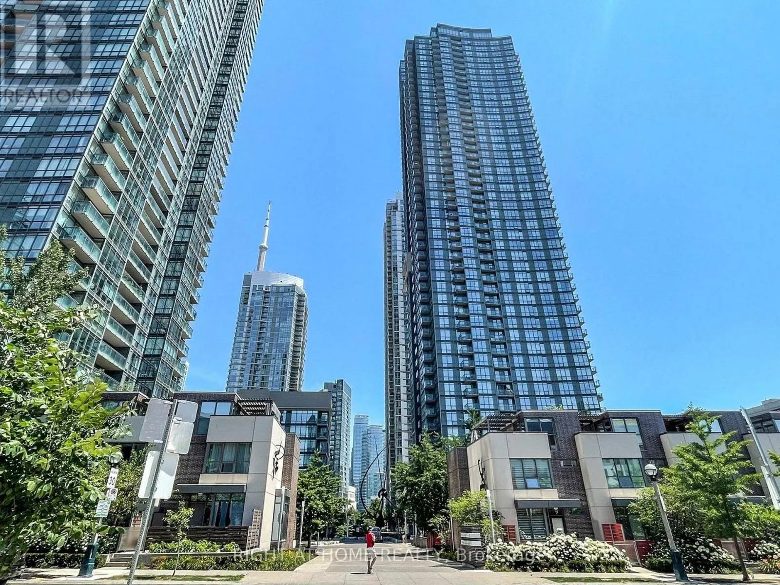 1706 - 11 BRUNEL COURT