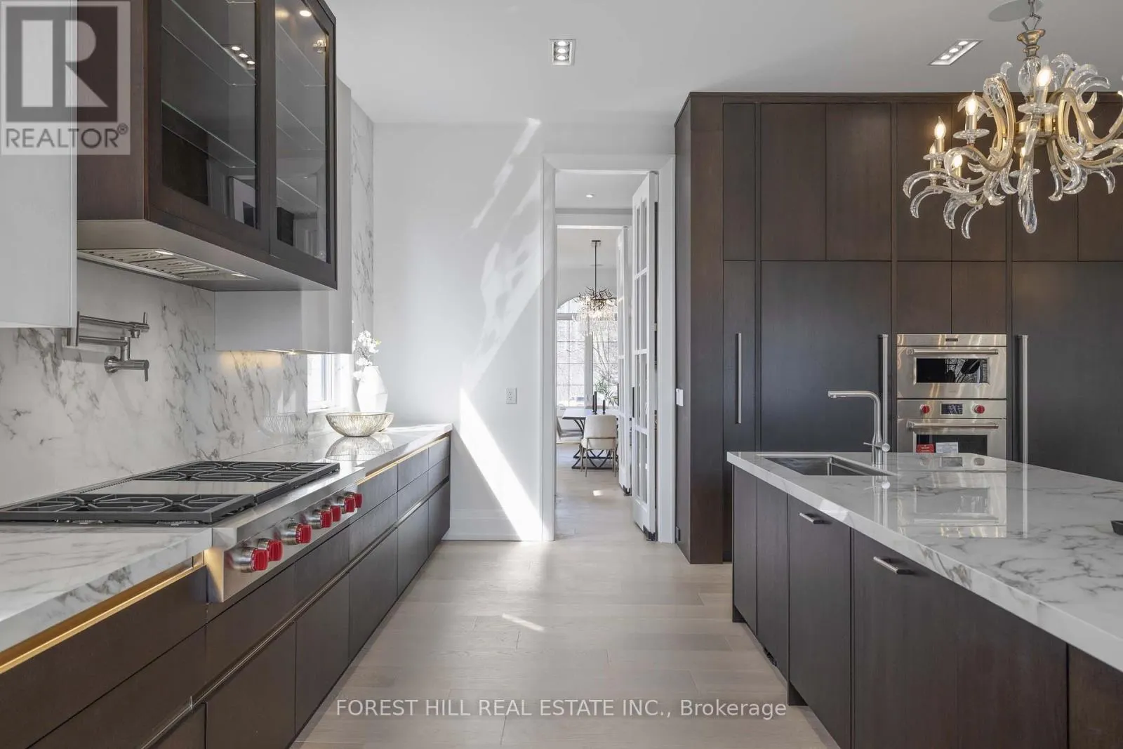 81 UPPER CANADA DRIVE