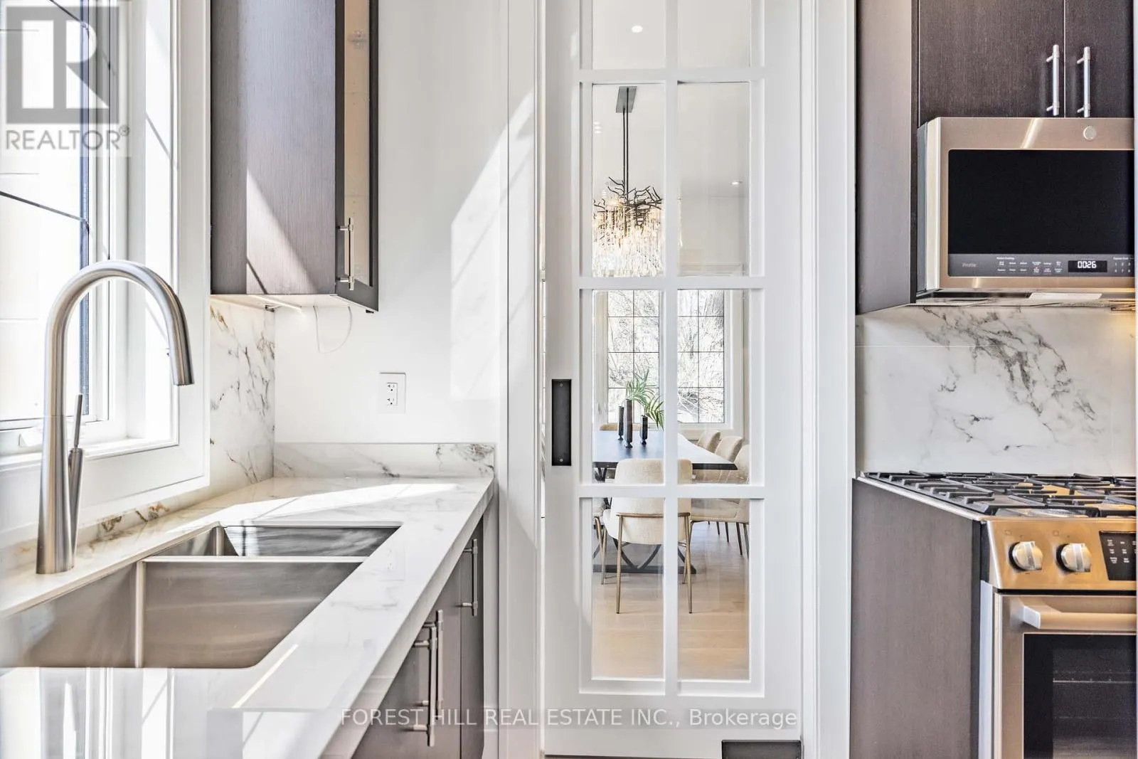 81 UPPER CANADA DRIVE