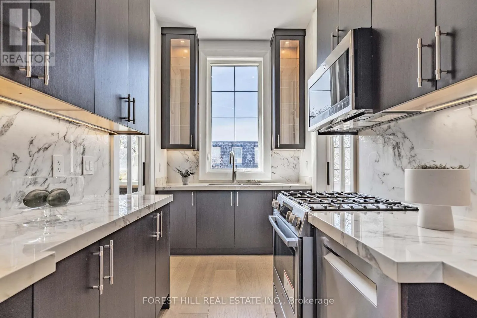 81 UPPER CANADA DRIVE
