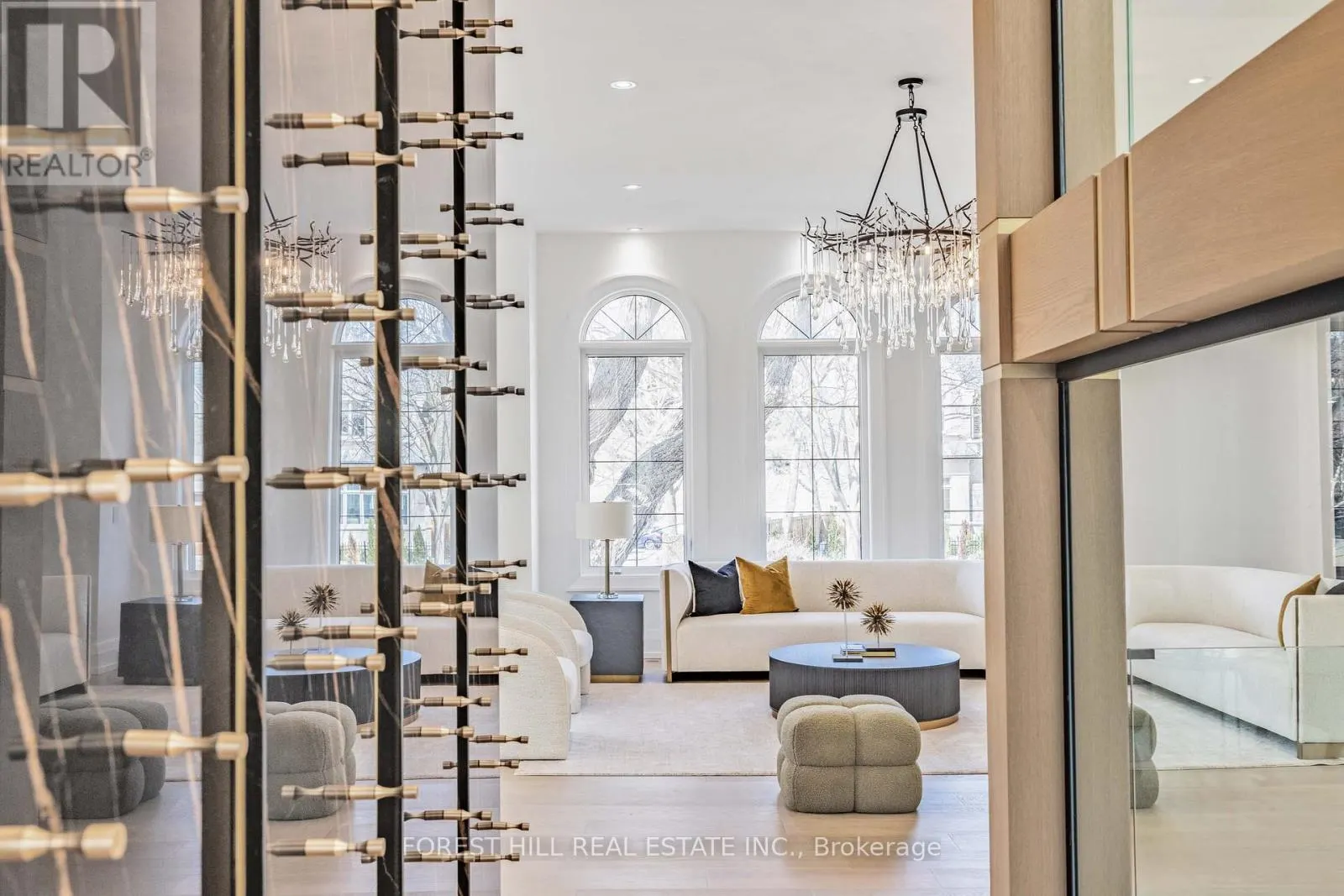 81 UPPER CANADA DRIVE