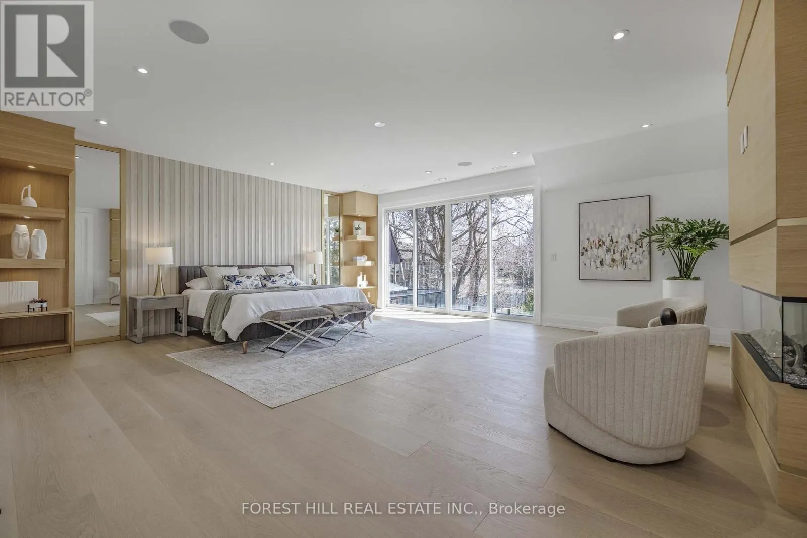 81 UPPER CANADA DRIVE