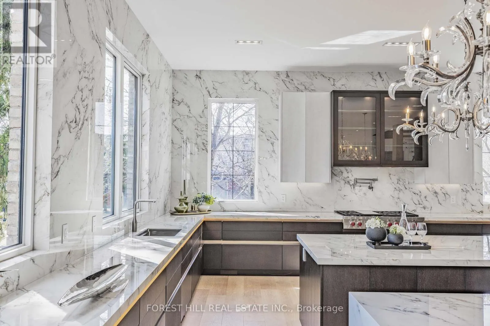 81 UPPER CANADA DRIVE