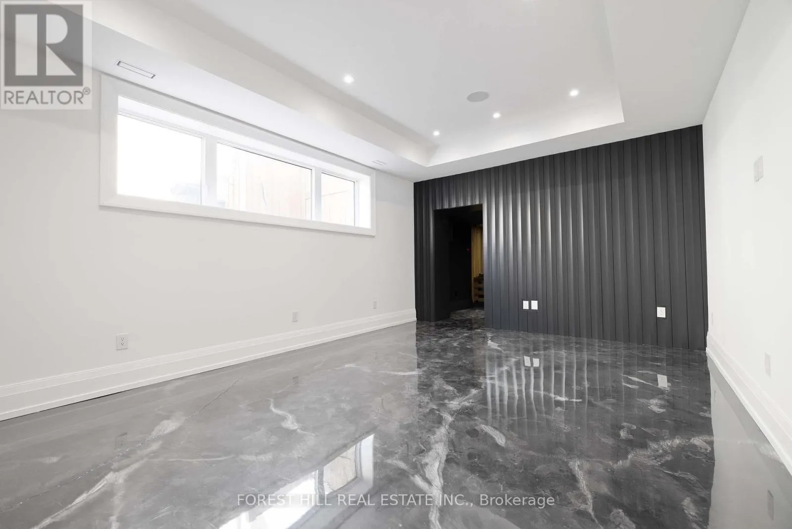 81 UPPER CANADA DRIVE