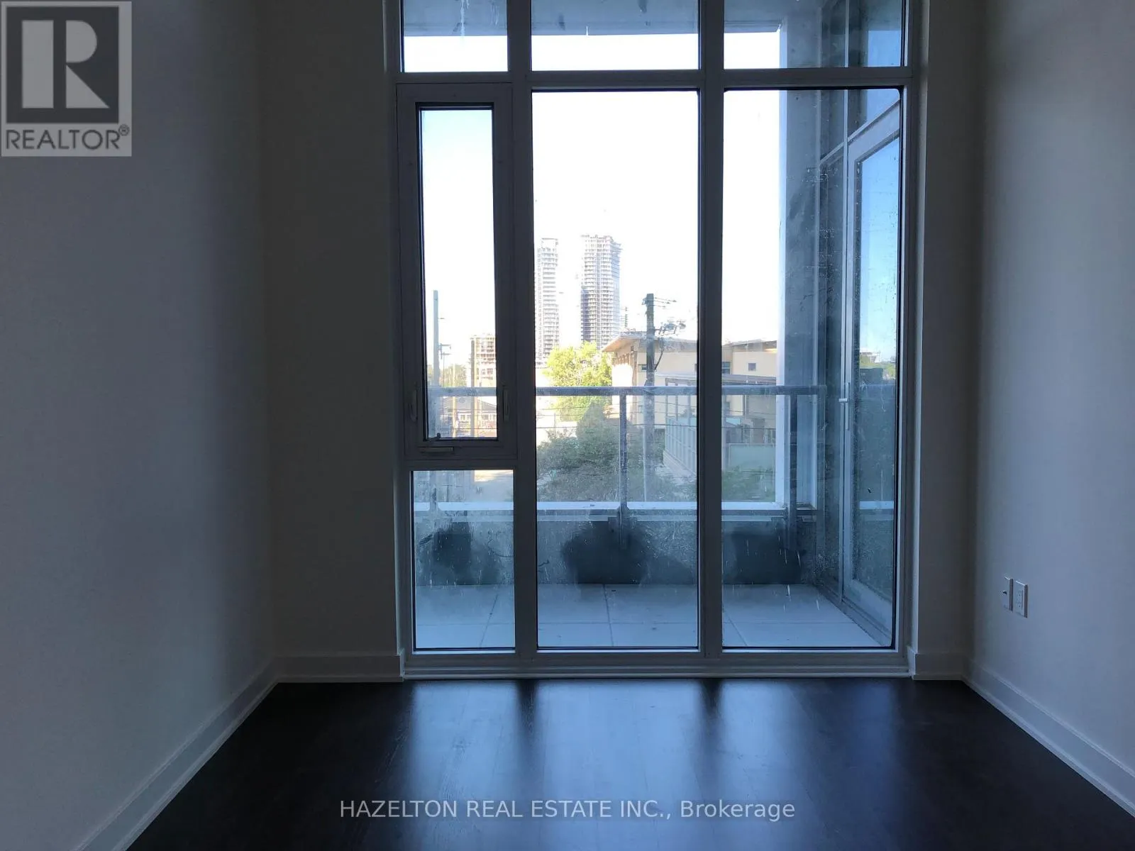 212W - 27 BATHURST STREET