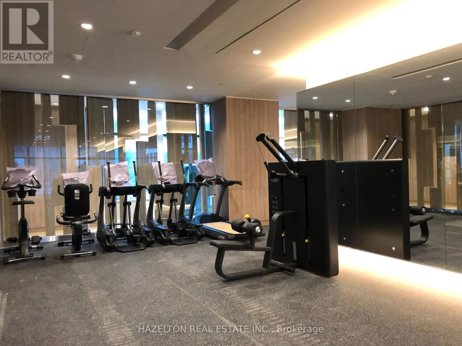 212W - 27 BATHURST STREET