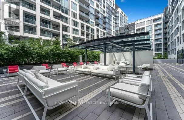 212W - 27 BATHURST STREET