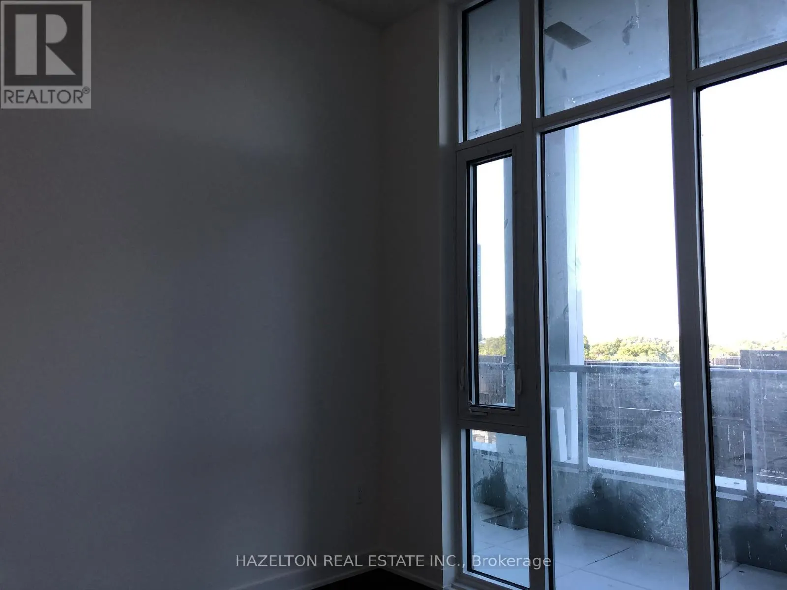 212W - 27 BATHURST STREET