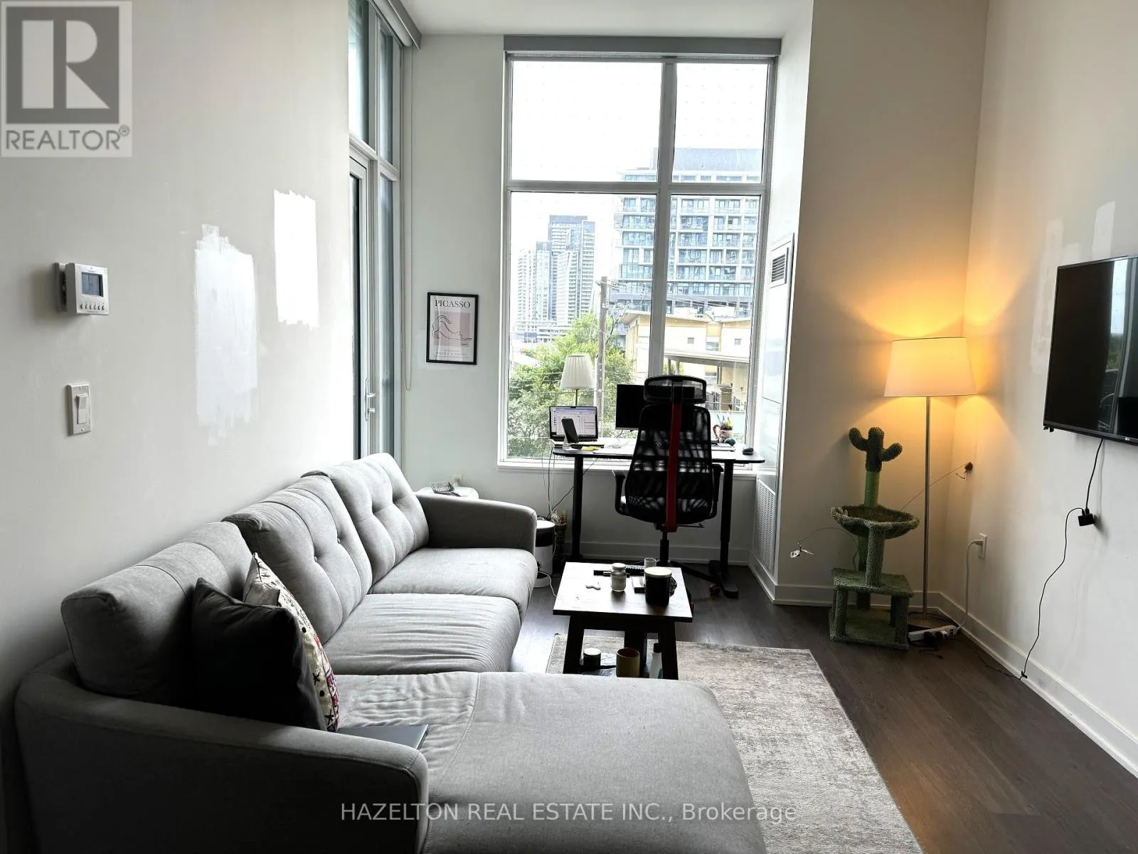 212W - 27 BATHURST STREET