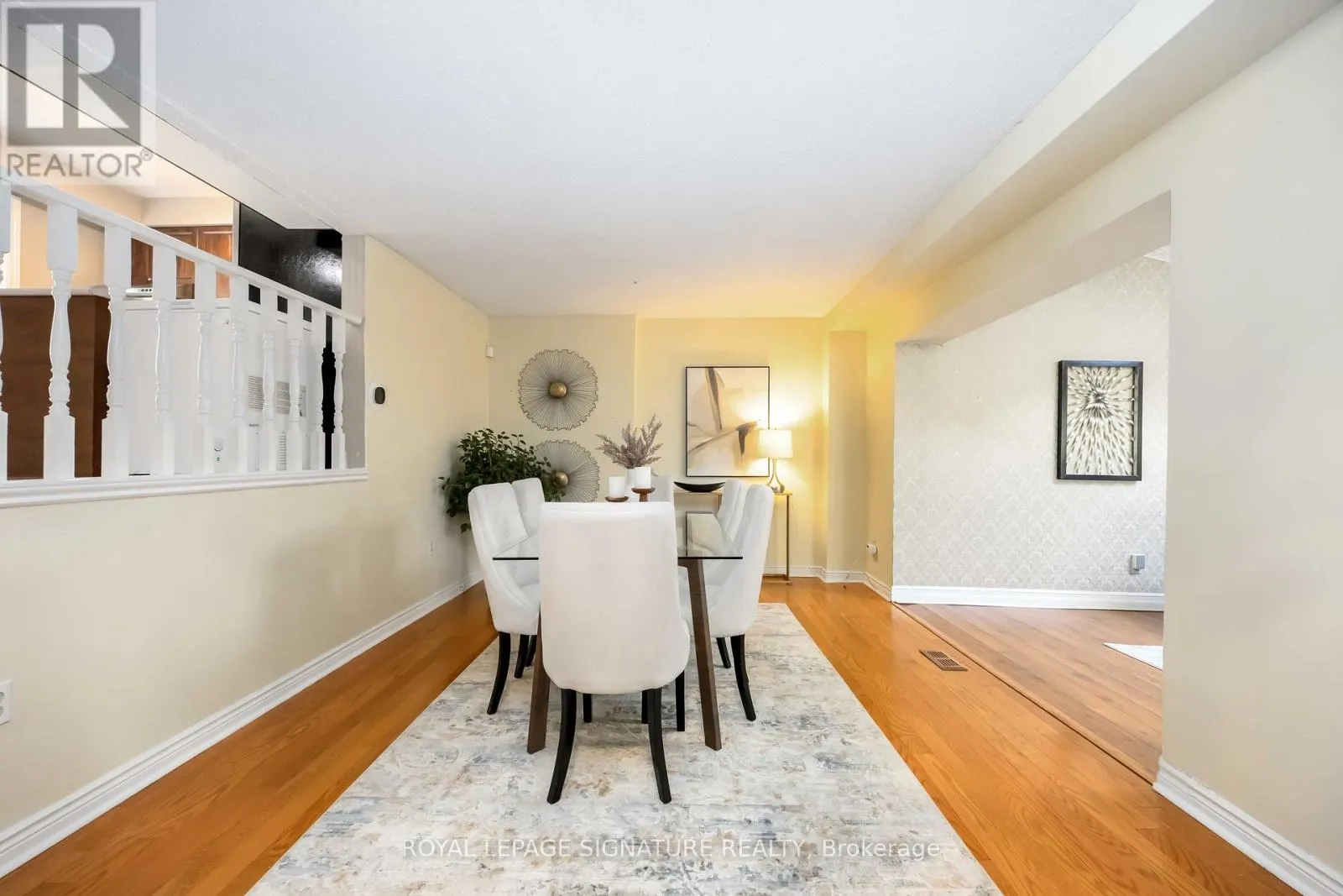 104 BILLINGTON CRESCENT