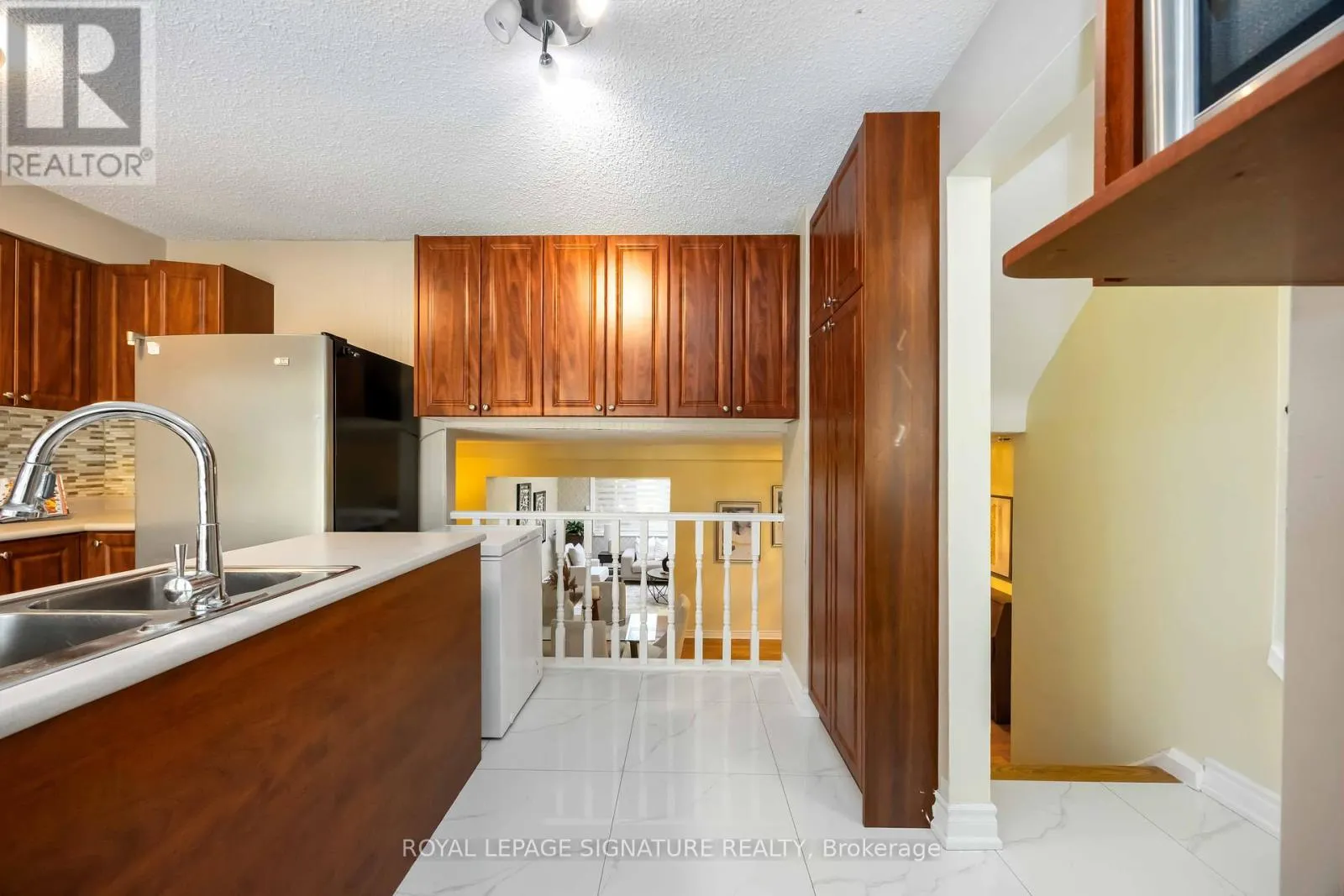 104 BILLINGTON CRESCENT