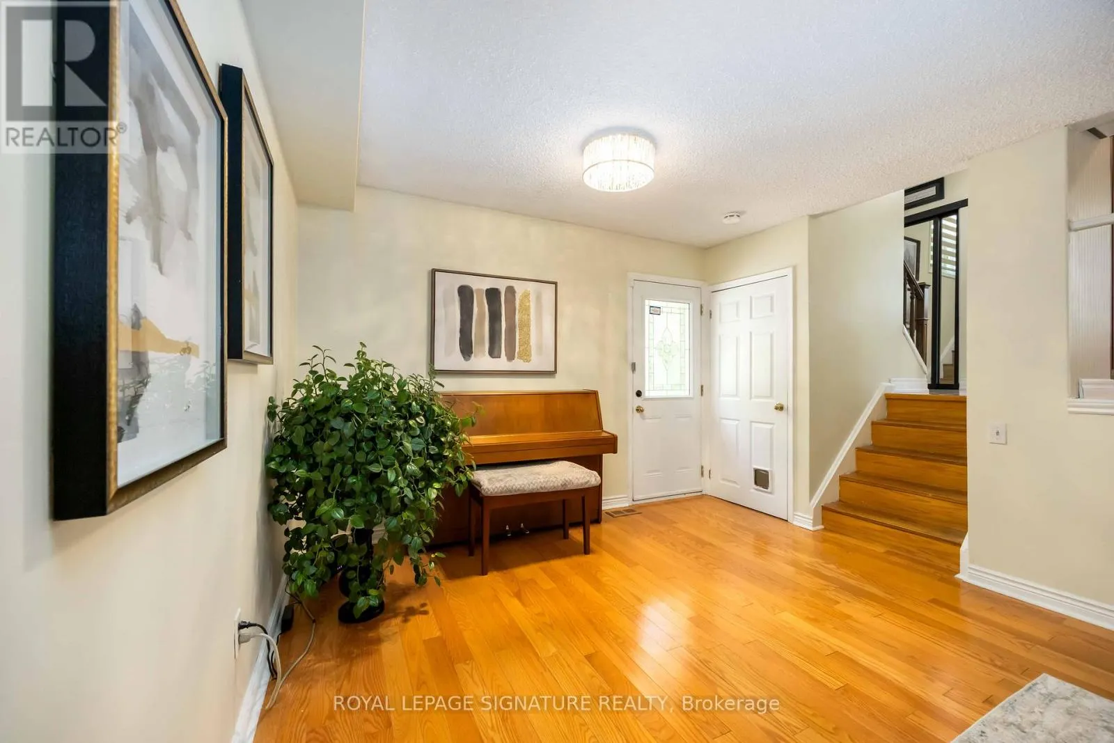 104 BILLINGTON CRESCENT