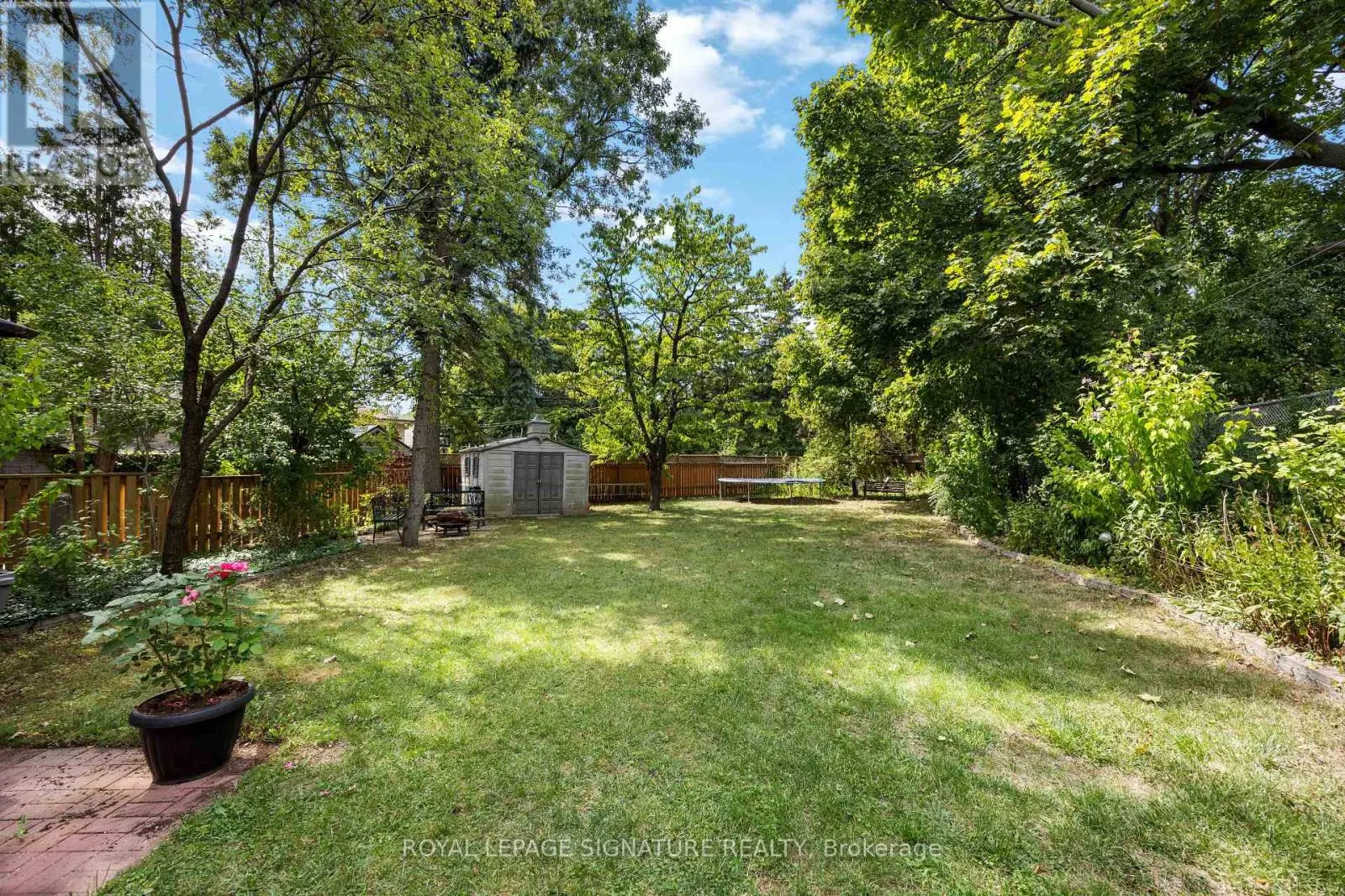 104 BILLINGTON CRESCENT