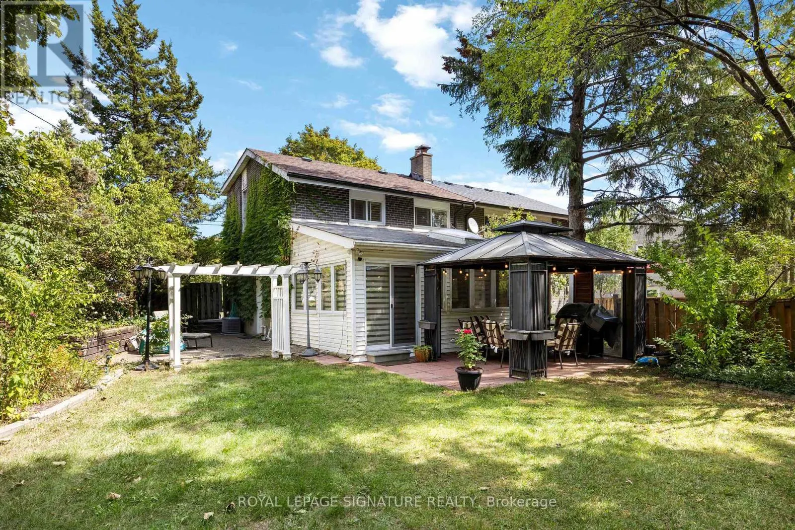 104 BILLINGTON CRESCENT