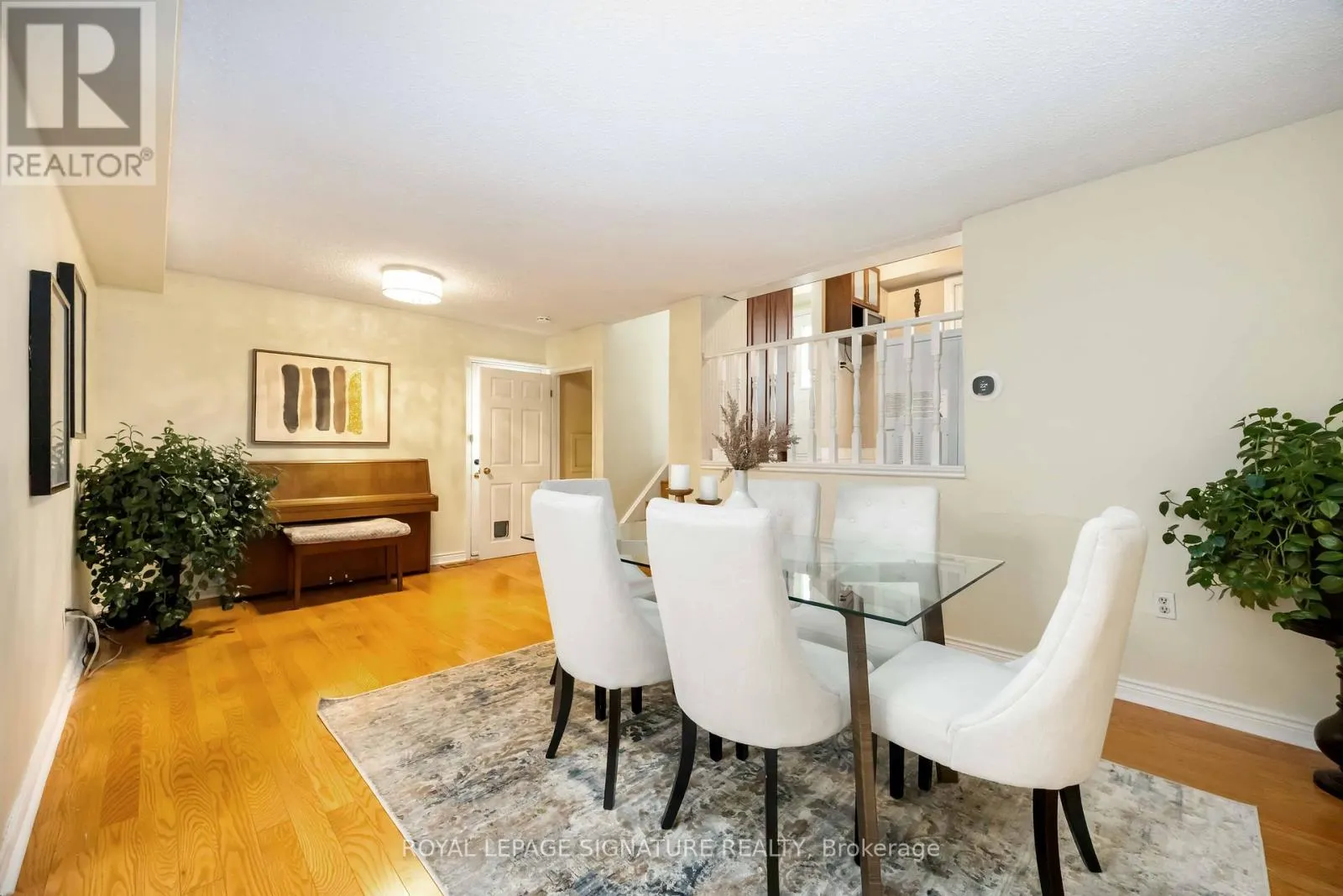 104 BILLINGTON CRESCENT