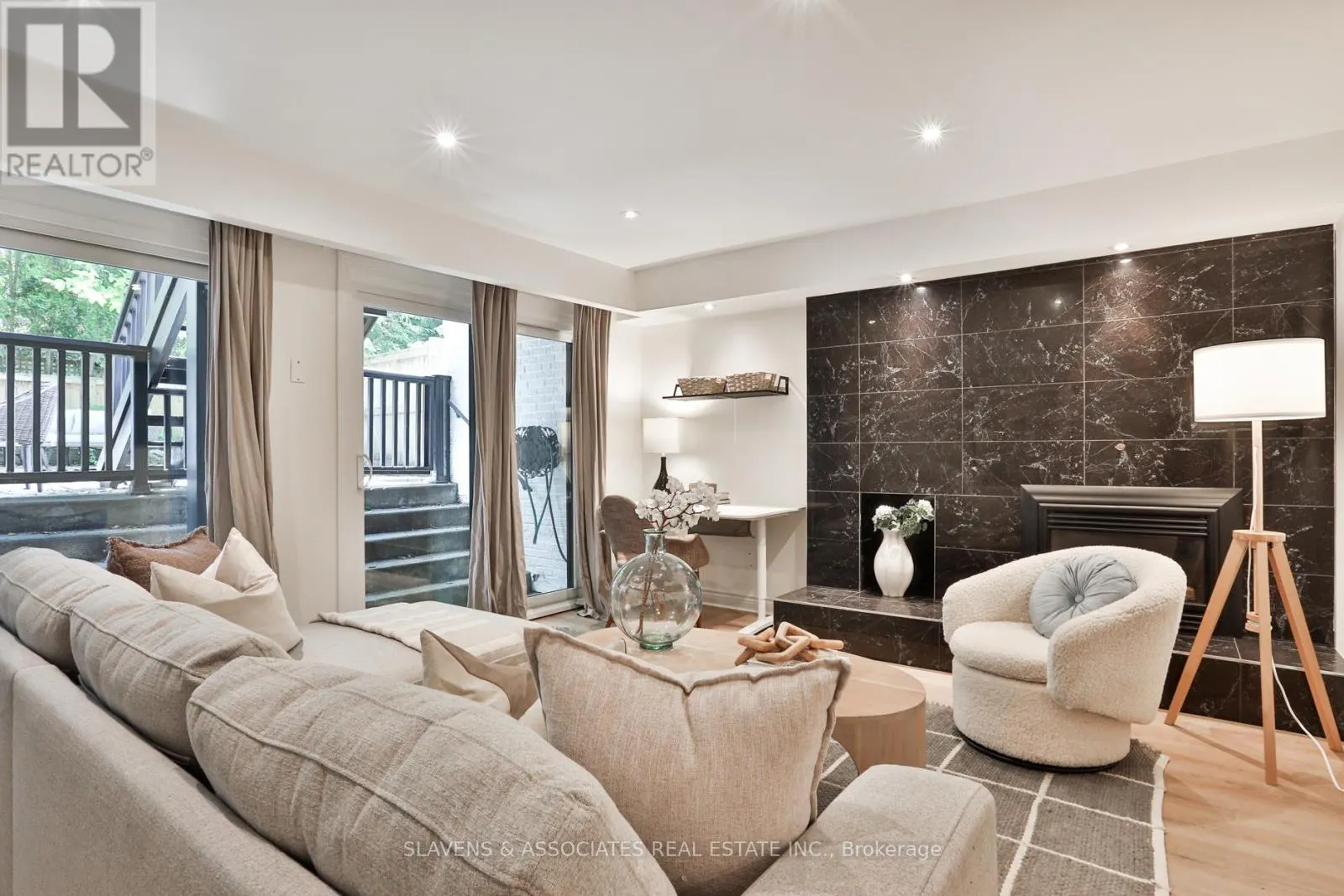 1021 SPADINA ROAD