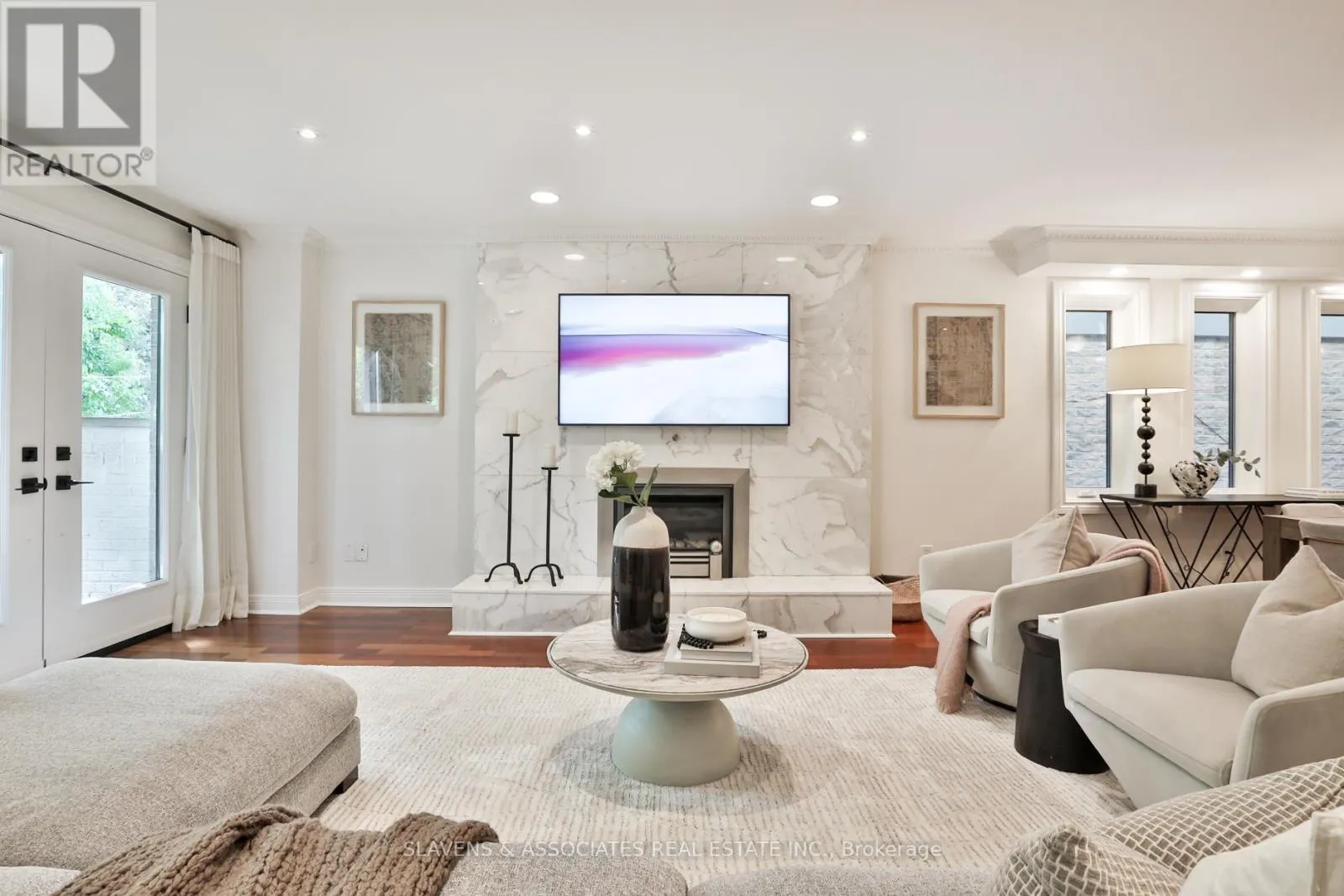 1021 SPADINA ROAD