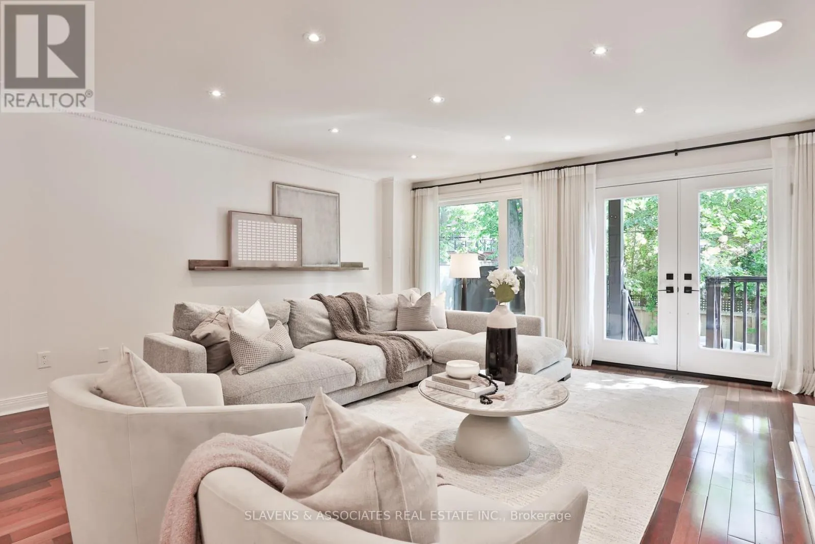 1021 SPADINA ROAD