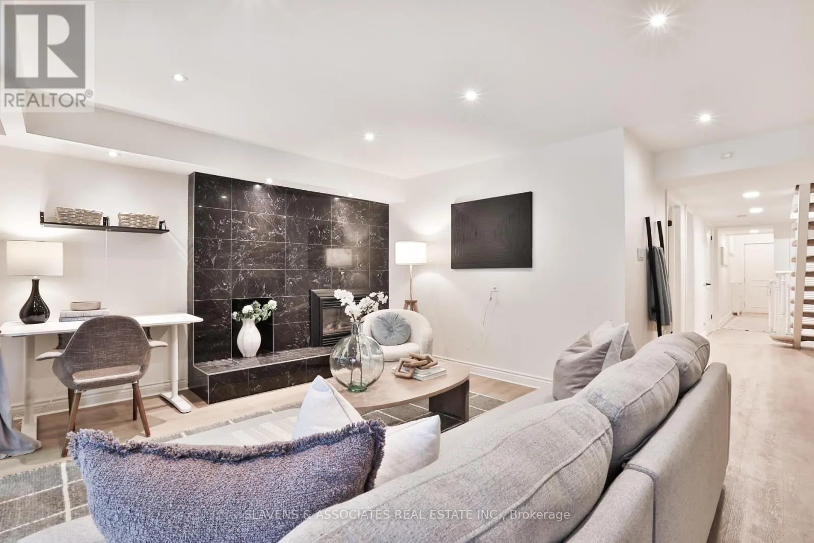 1021 SPADINA ROAD