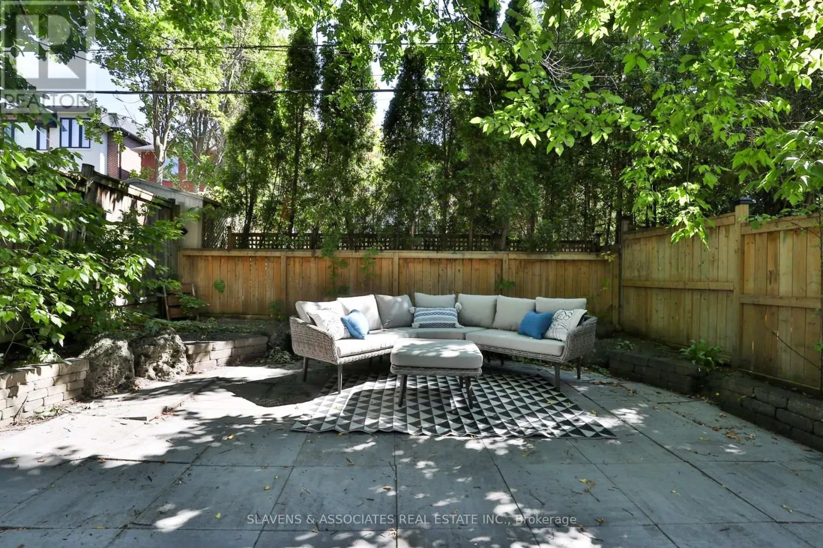 1021 SPADINA ROAD