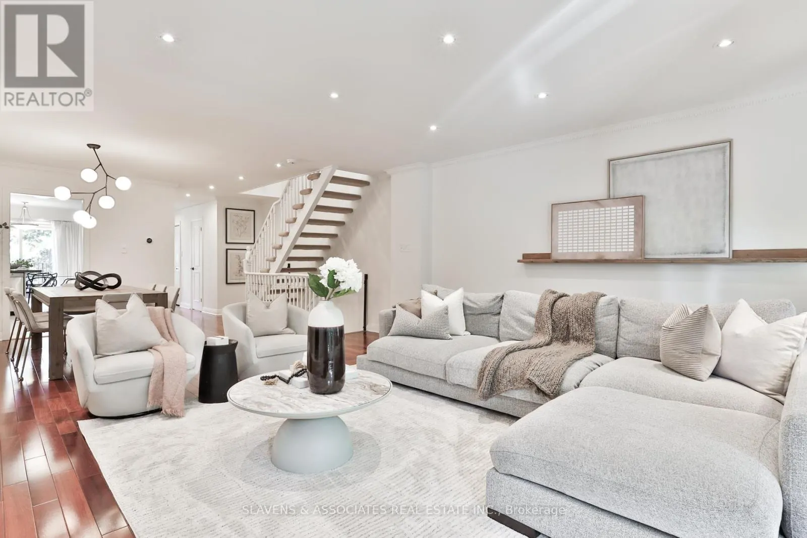 1021 SPADINA ROAD