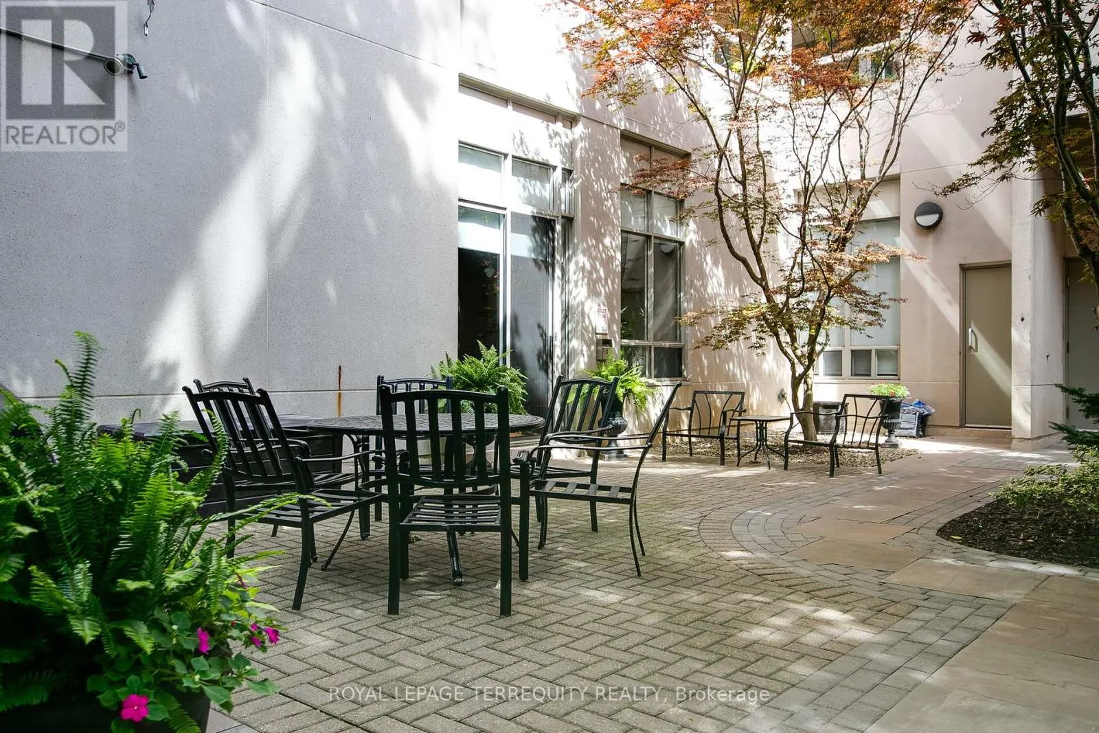 501 - 253 MERTON STREET