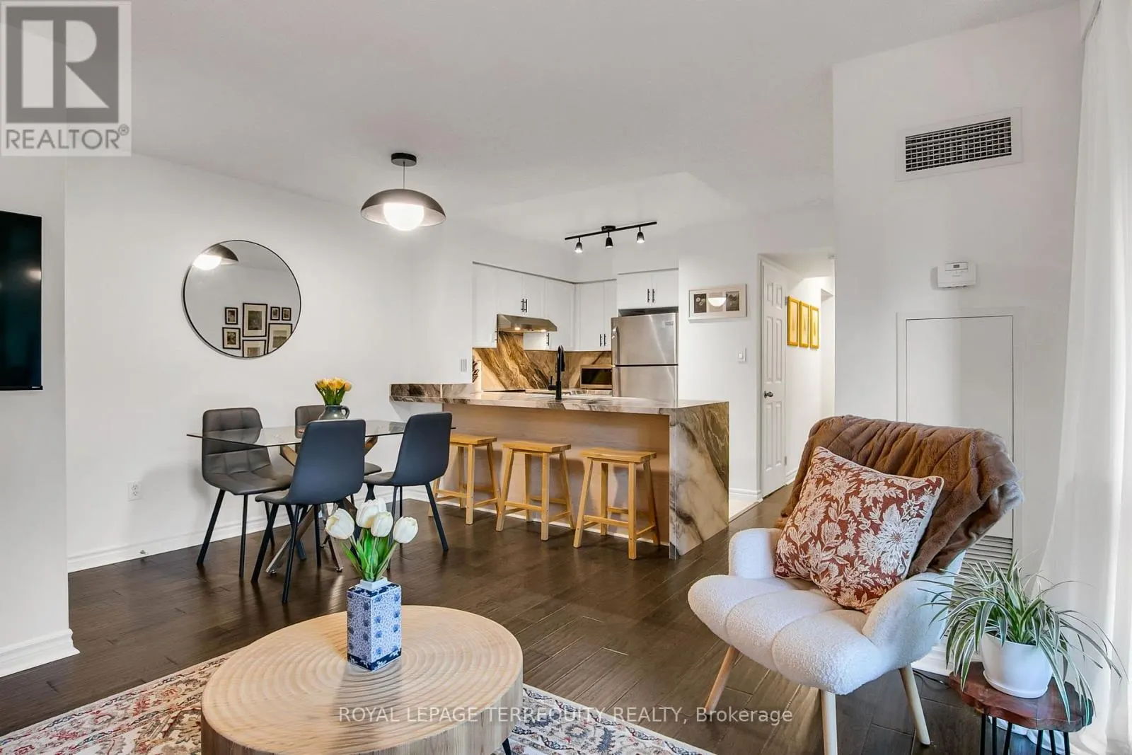 501 - 253 MERTON STREET