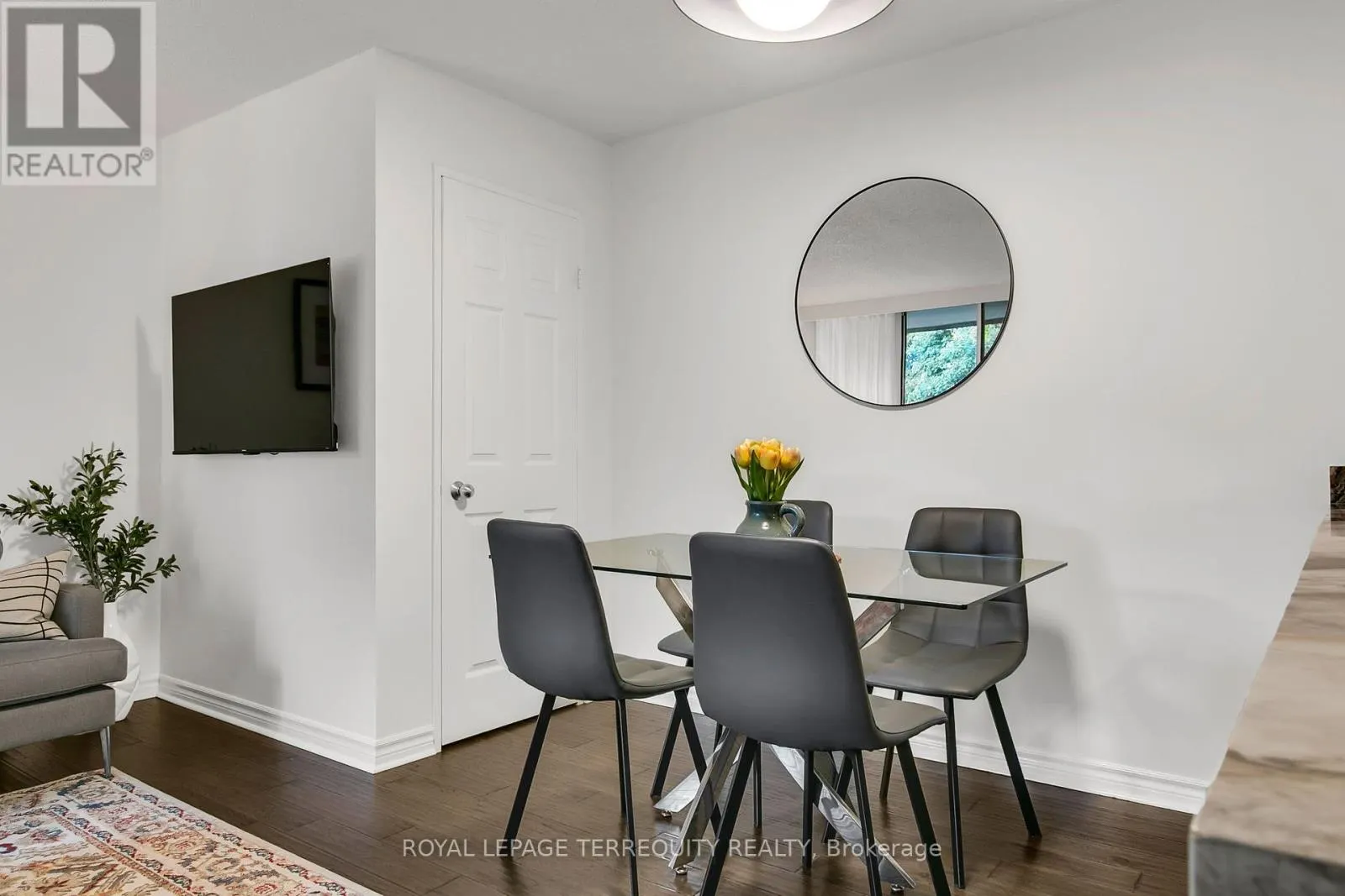 501 - 253 MERTON STREET
