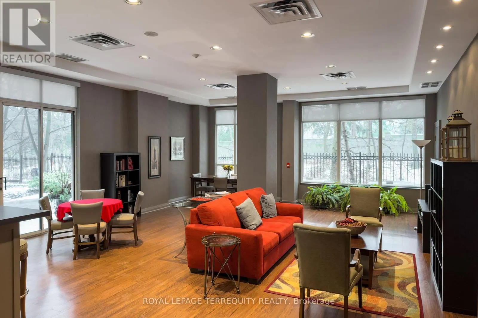 501 - 253 MERTON STREET