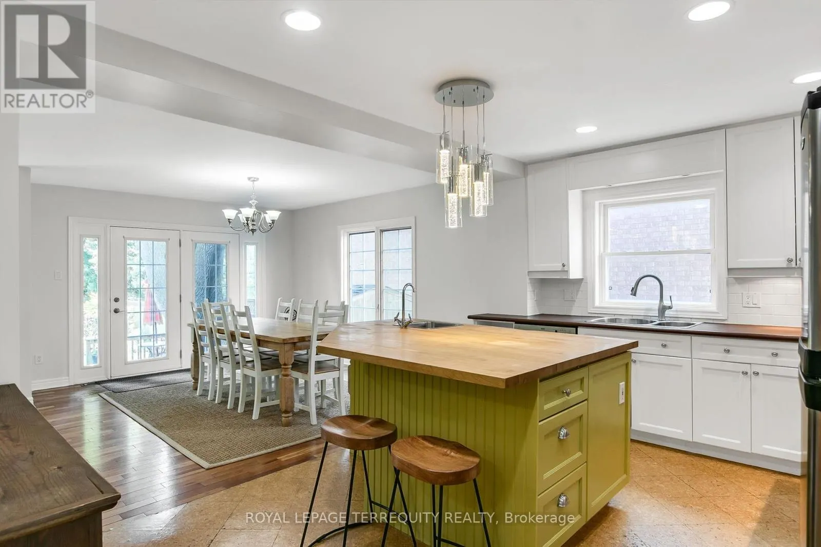 11 URBANDALE AVENUE