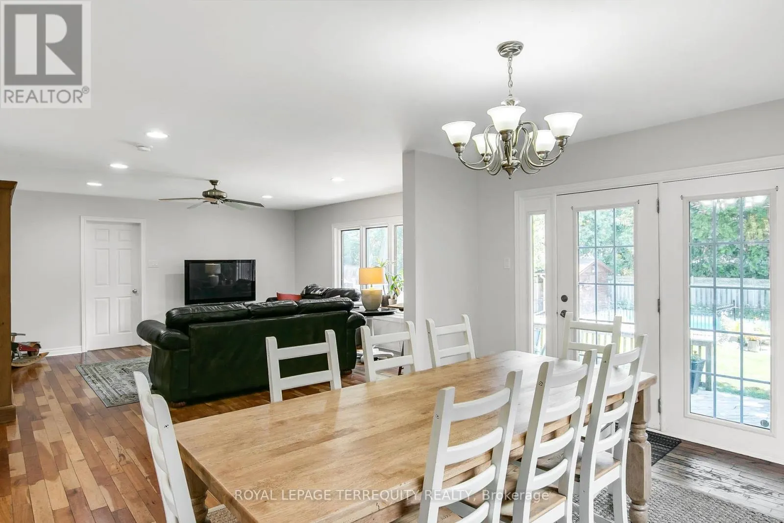 11 URBANDALE AVENUE