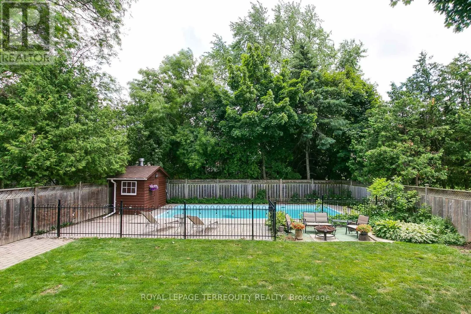 11 URBANDALE AVENUE