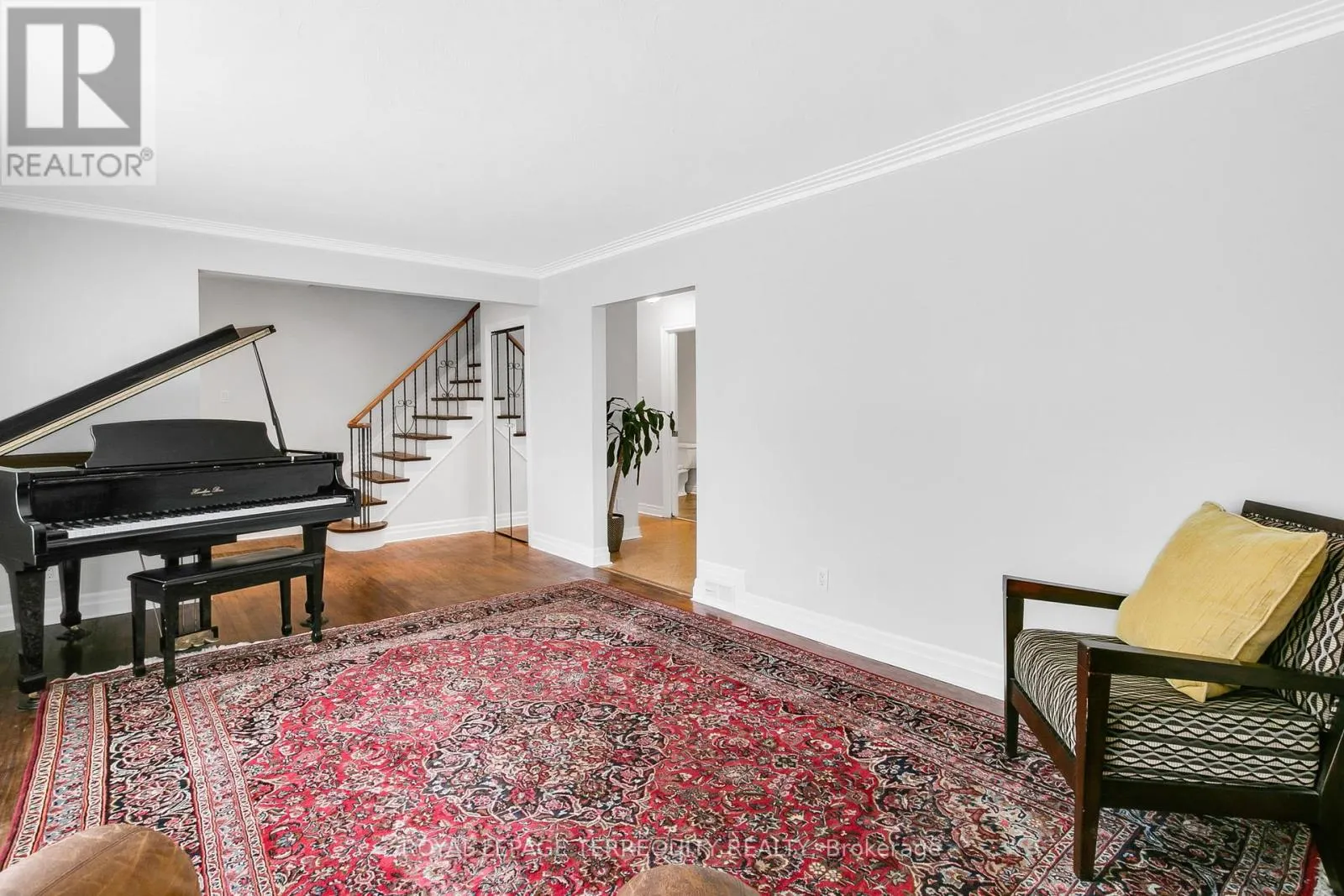 11 URBANDALE AVENUE