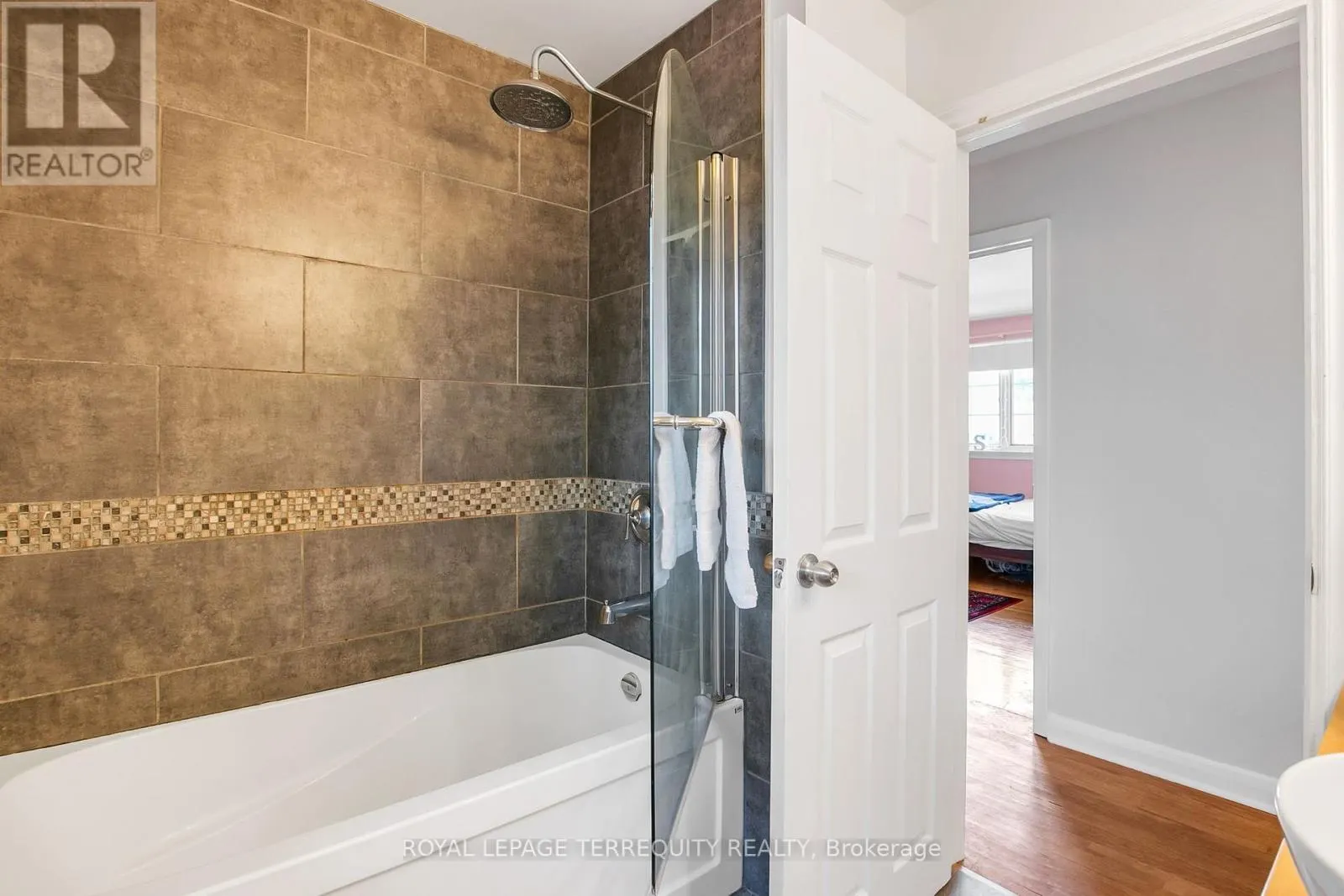 11 URBANDALE AVENUE