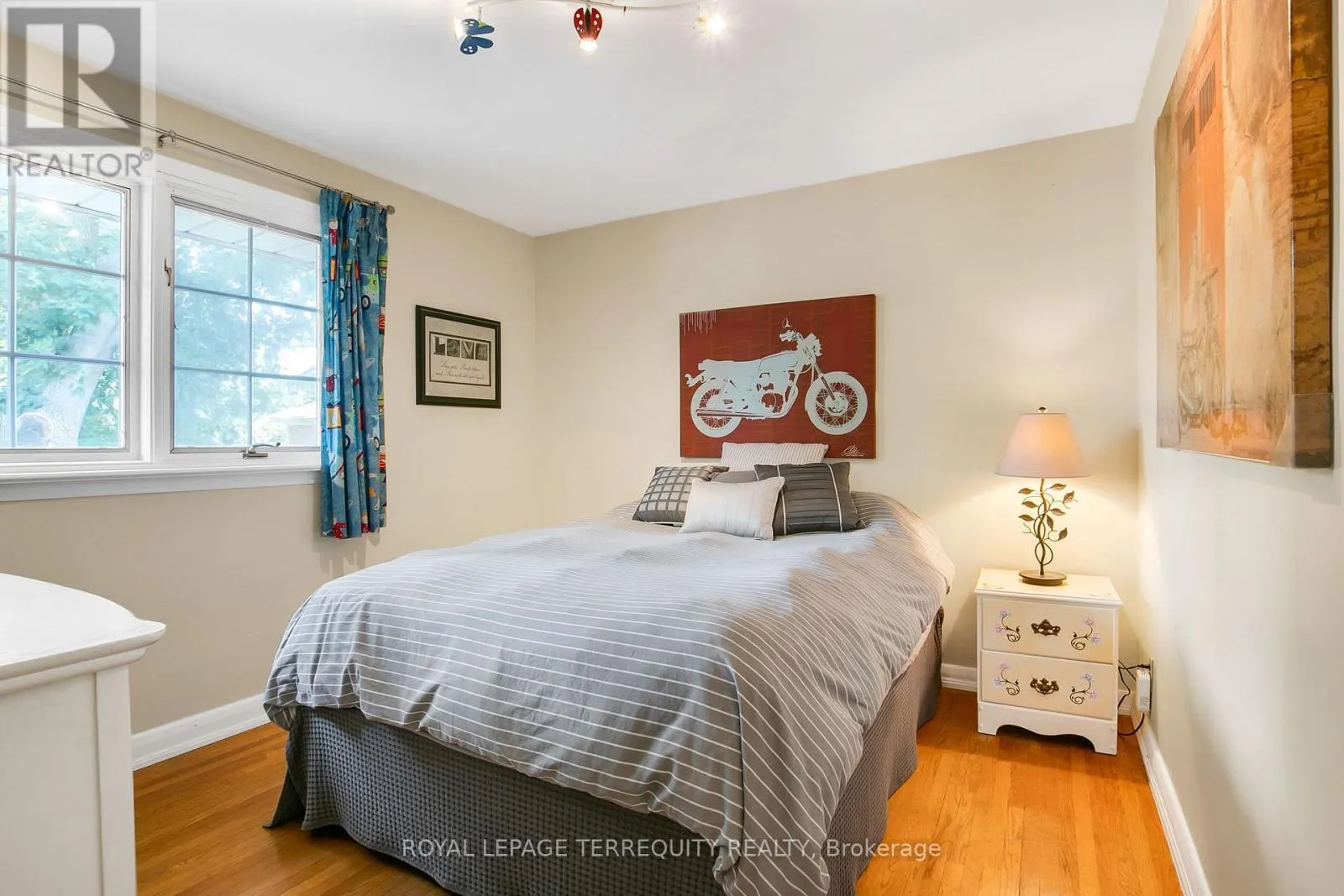 11 URBANDALE AVENUE