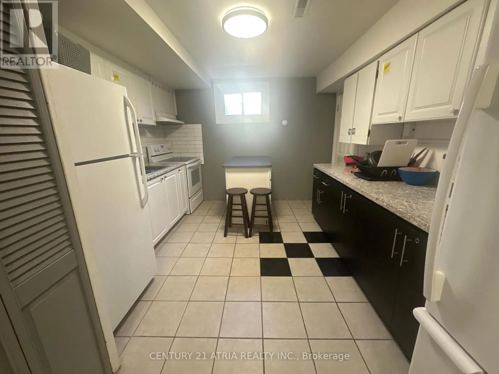 18 REIBER CRESCENT