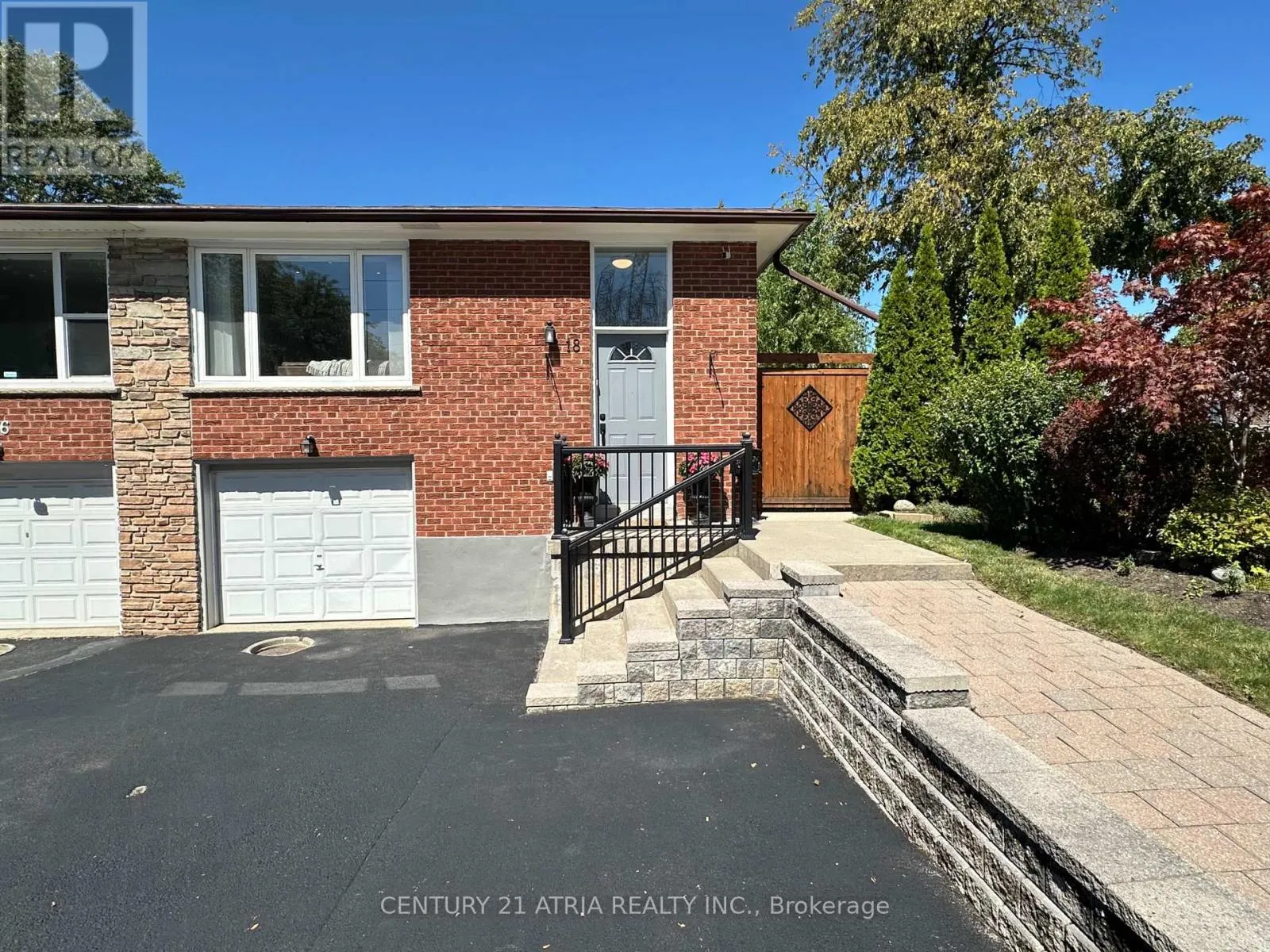 18 REIBER CRESCENT