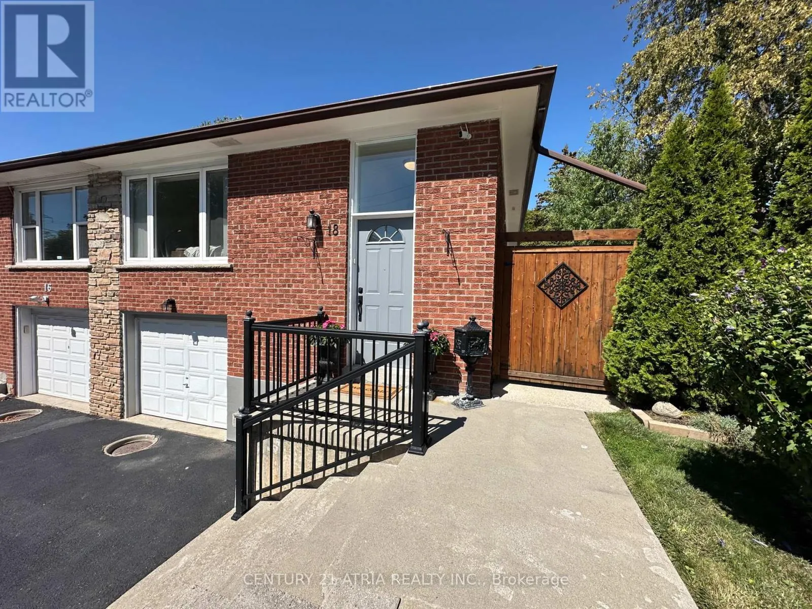 18 REIBER CRESCENT