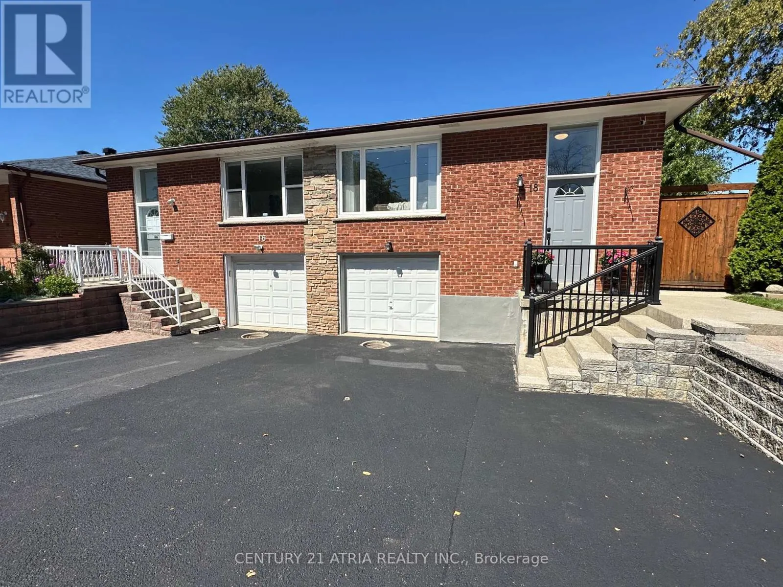 18 REIBER CRESCENT