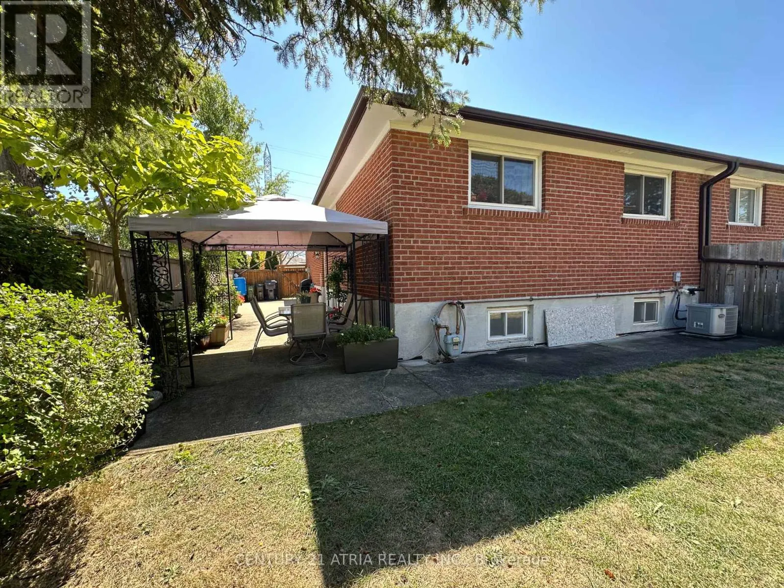 18 REIBER CRESCENT