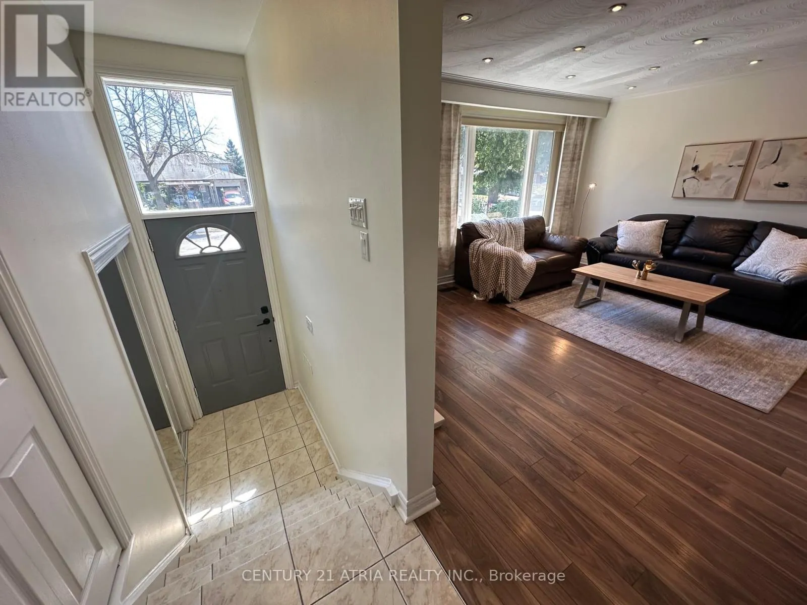 18 REIBER CRESCENT