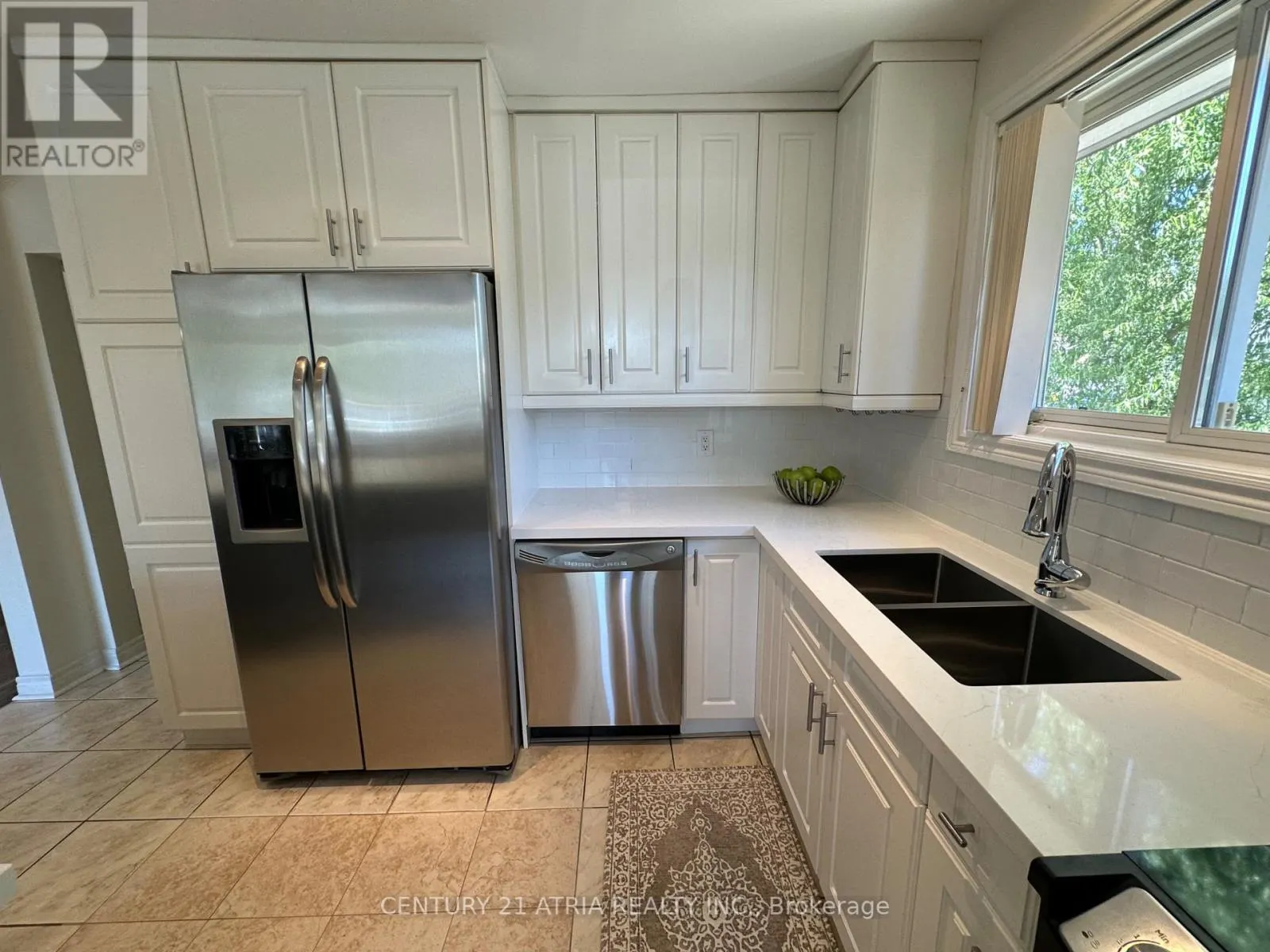 18 REIBER CRESCENT