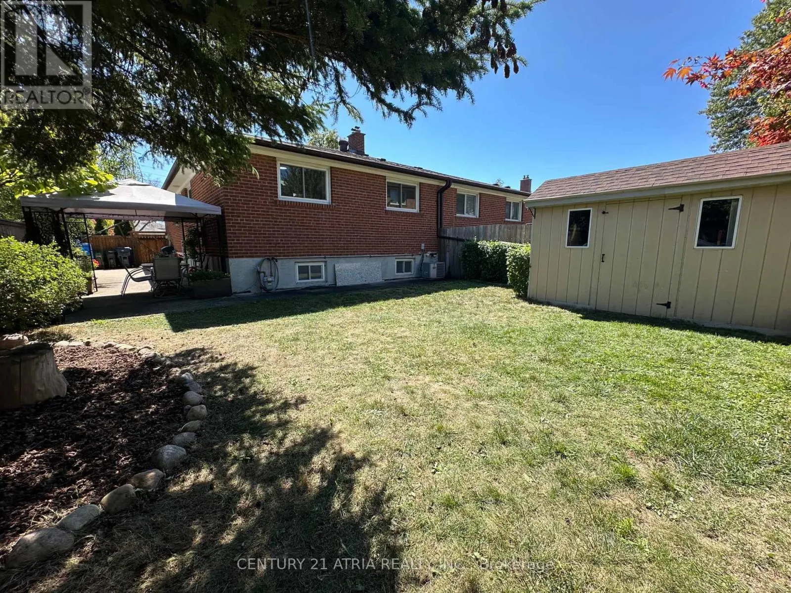 18 REIBER CRESCENT