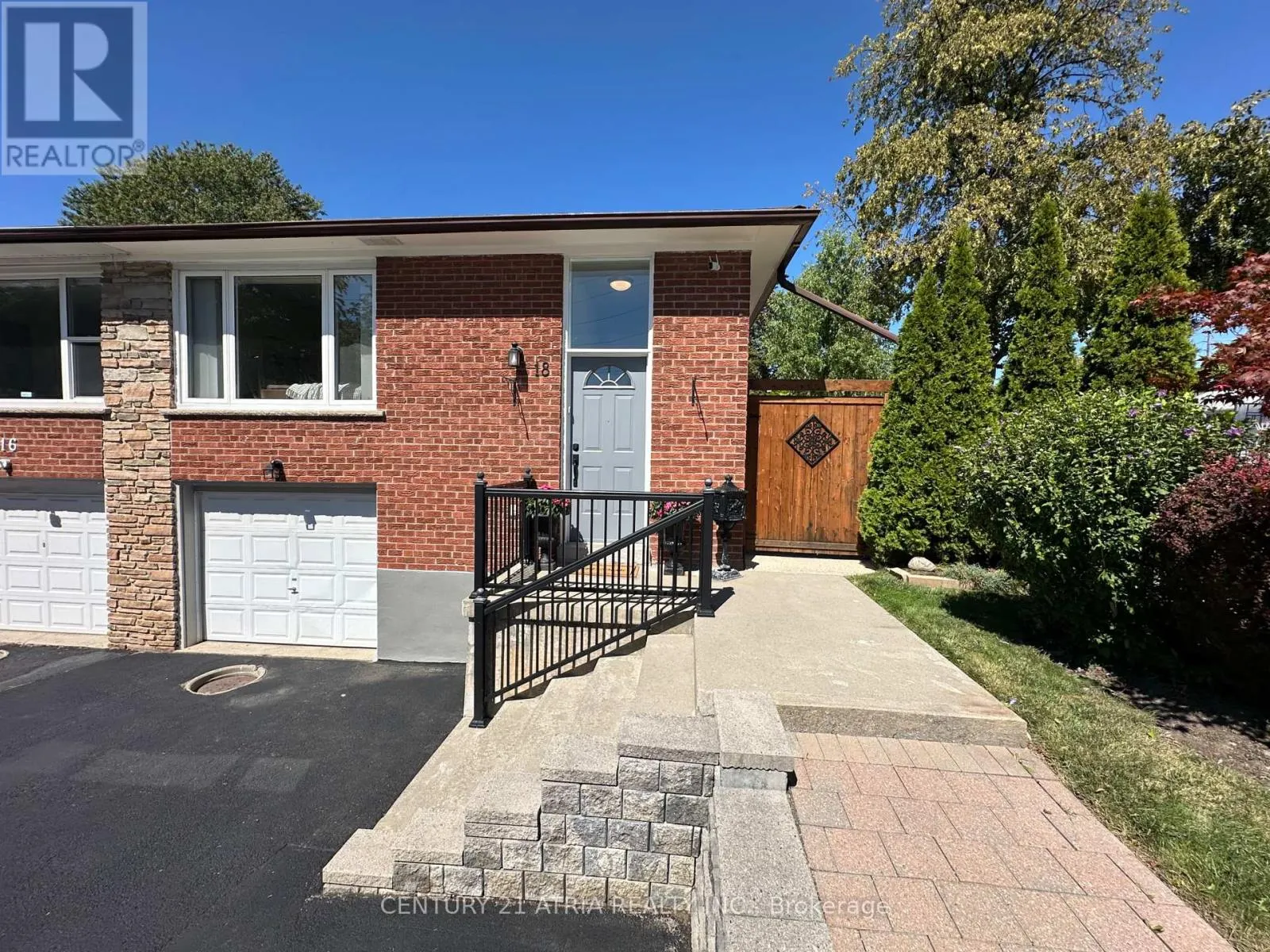 18 REIBER CRESCENT