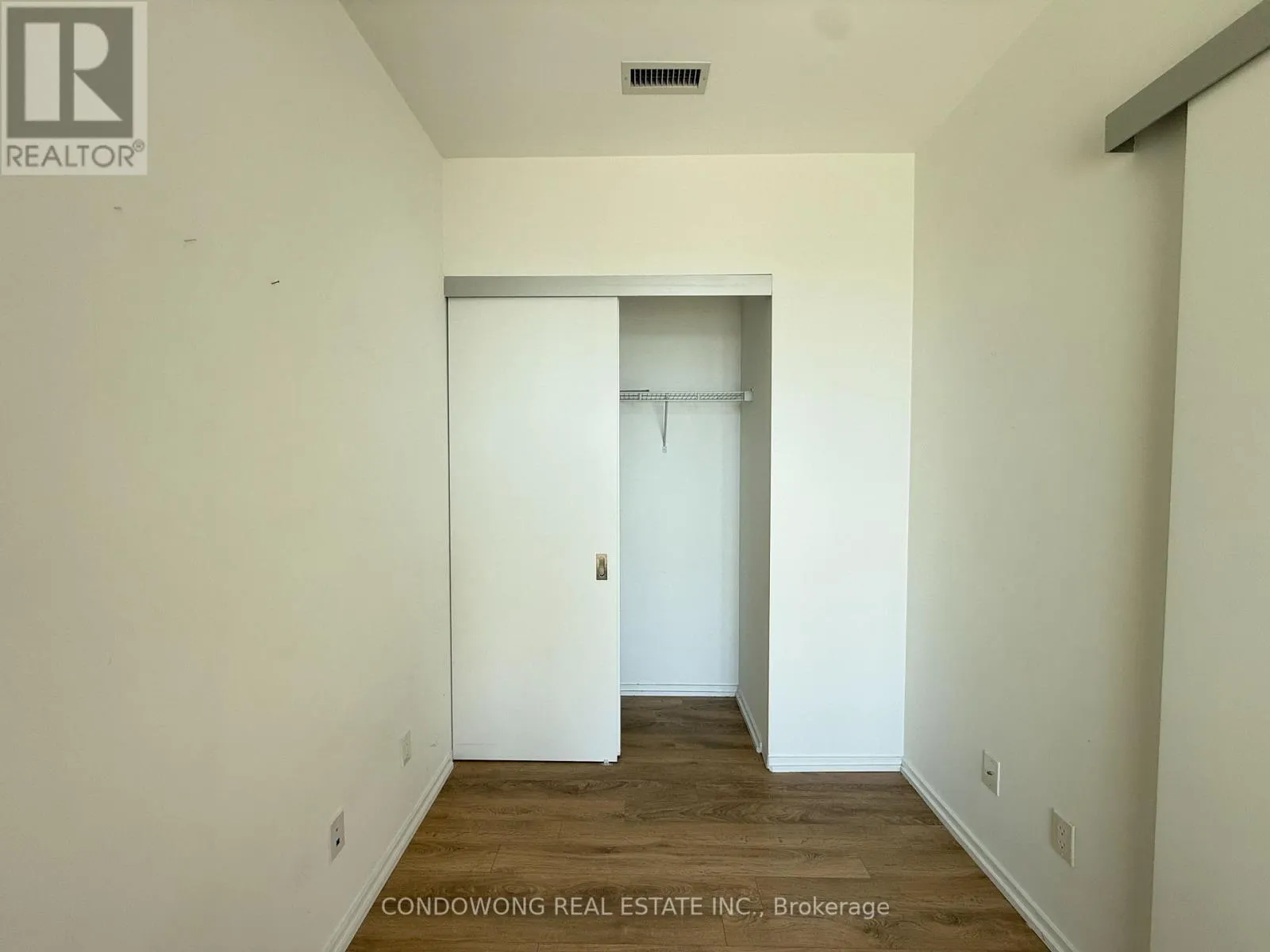 3608 - 197 YONGE STREET