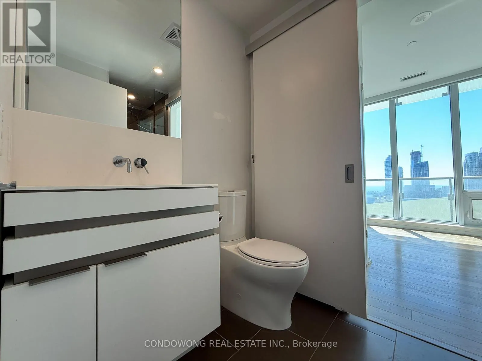 3608 - 197 YONGE STREET