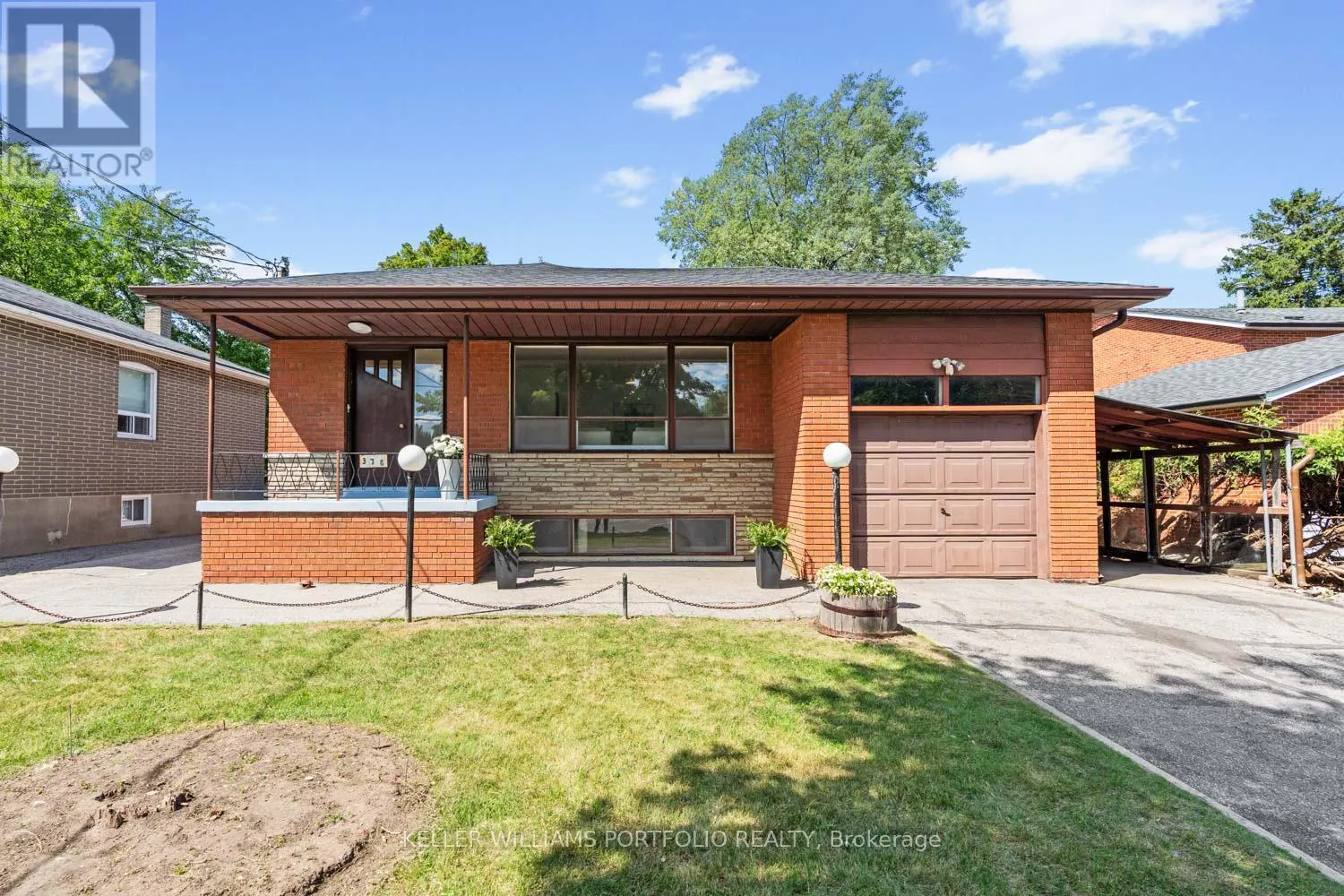 378 CUMMER AVENUE
